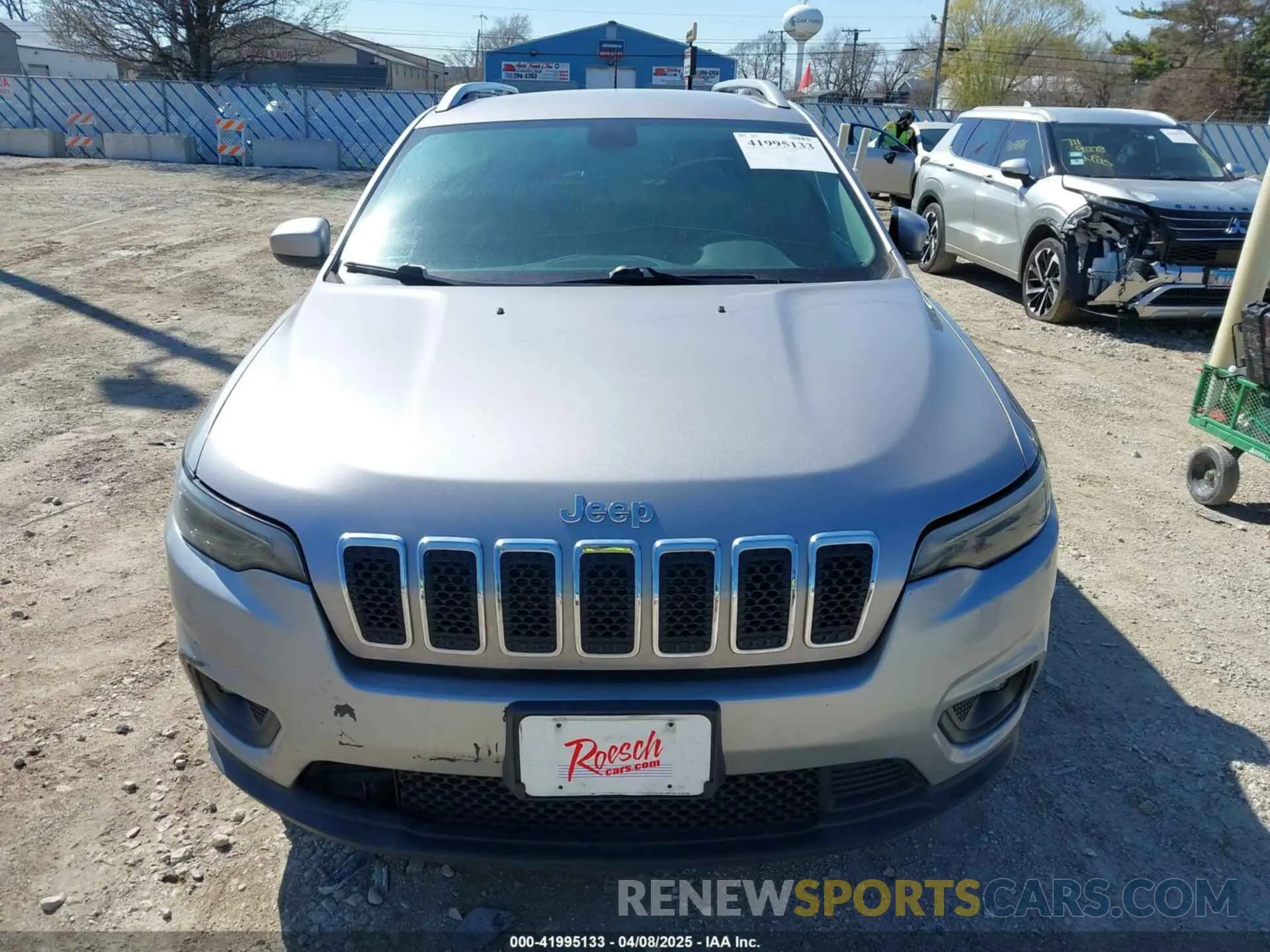 12 Photograph of a damaged car 1C4PJLCB5KD286448 JEEP CHEROKEE 2019