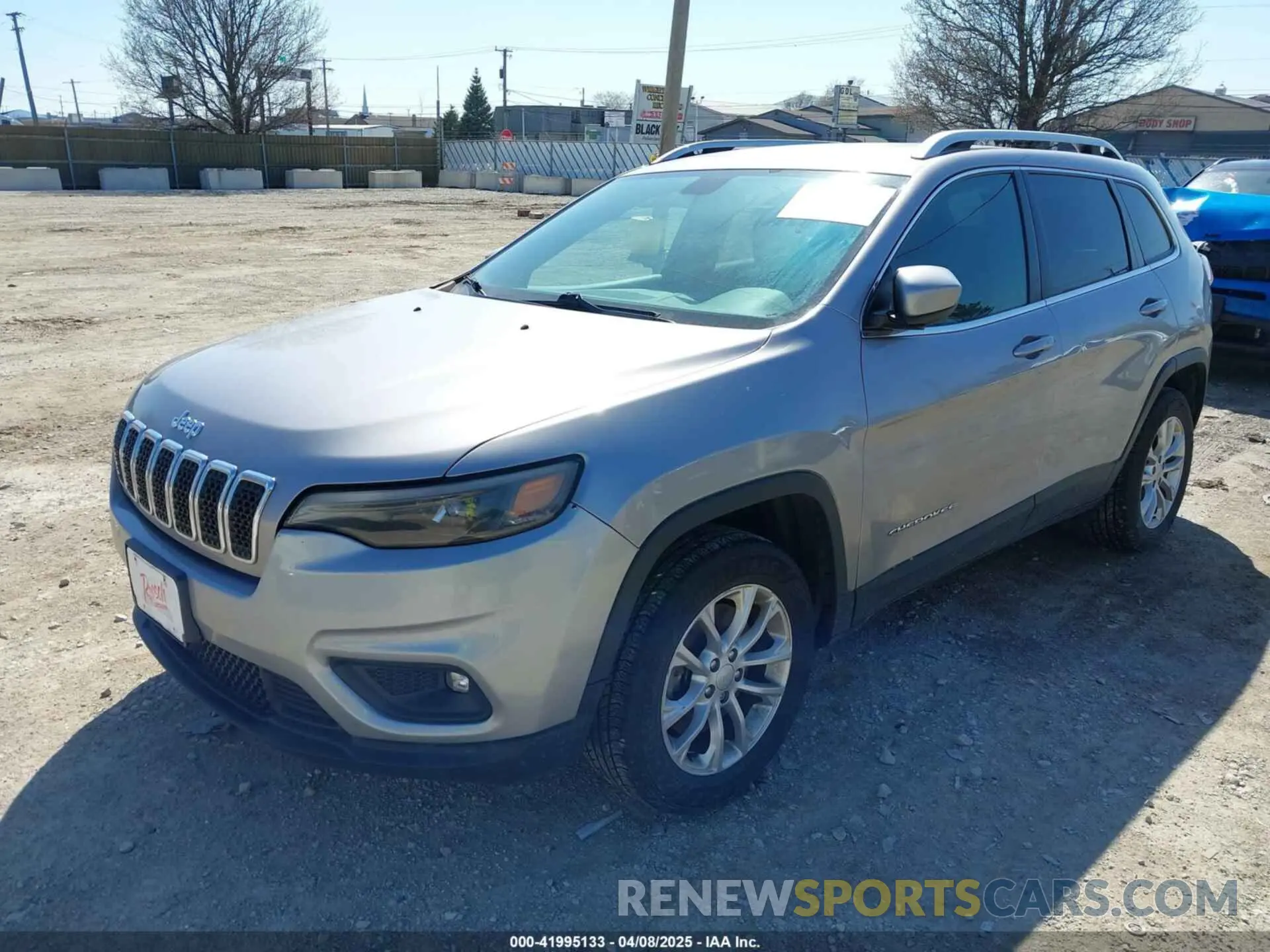 2 Photograph of a damaged car 1C4PJLCB5KD286448 JEEP CHEROKEE 2019