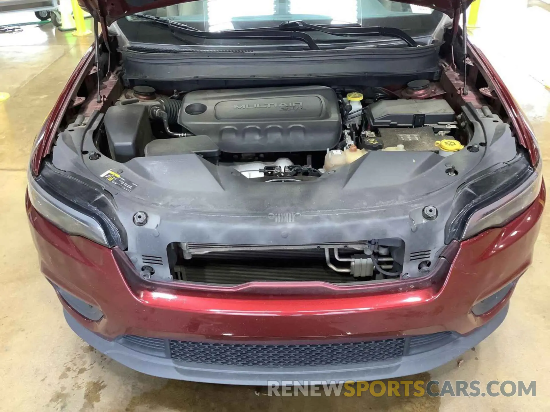 31 Photograph of a damaged car 1C4PJLCB5KD448126 JEEP CHEROKEE 2019