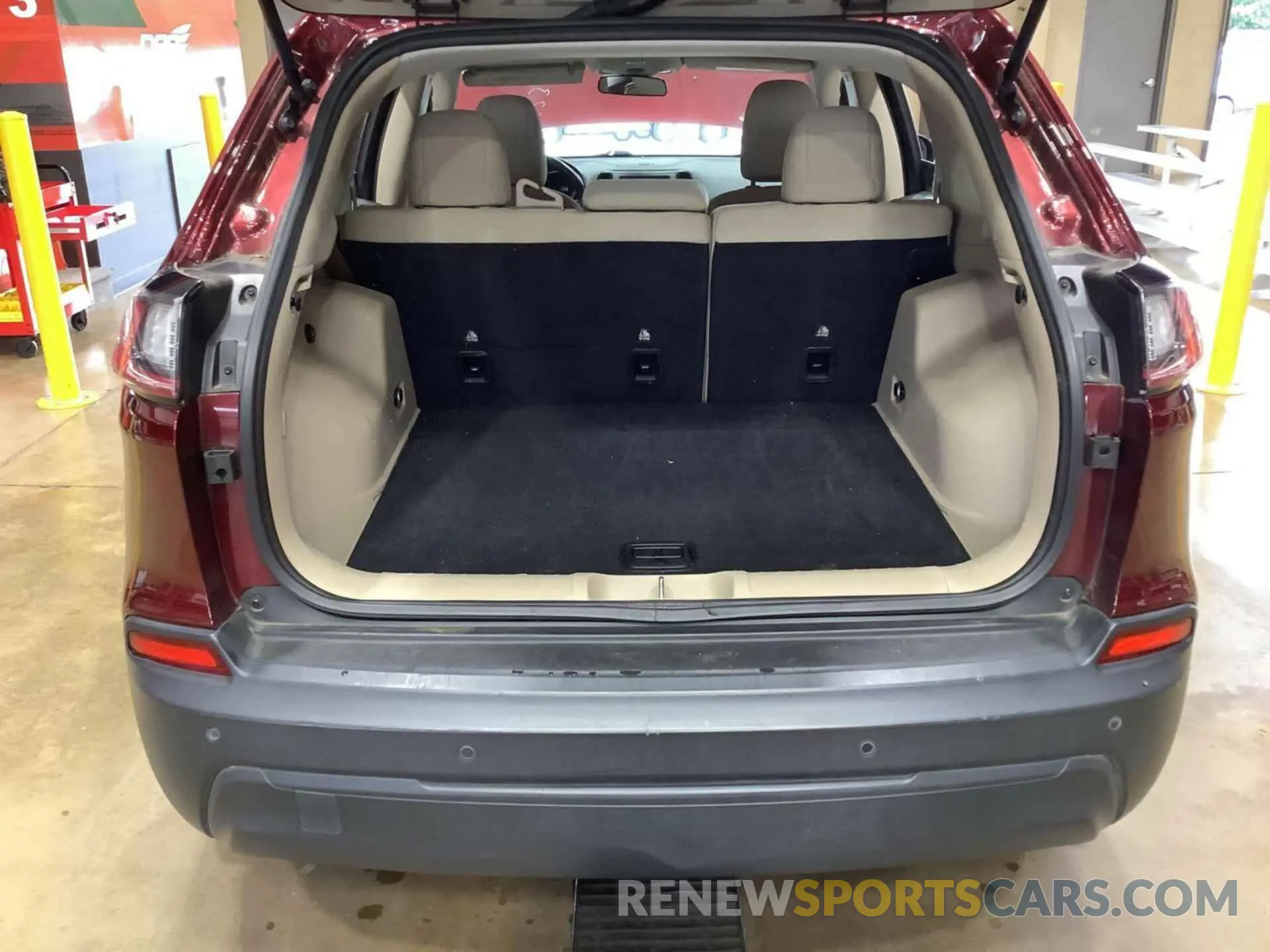 36 Photograph of a damaged car 1C4PJLCB5KD448126 JEEP CHEROKEE 2019
