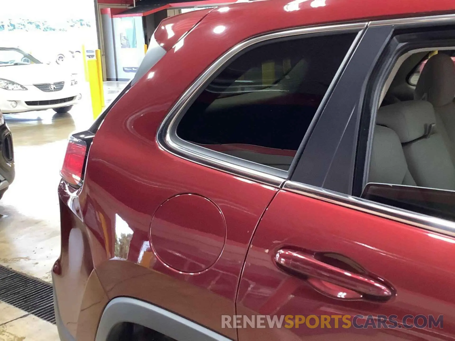 7 Photograph of a damaged car 1C4PJLCB5KD448126 JEEP CHEROKEE 2019