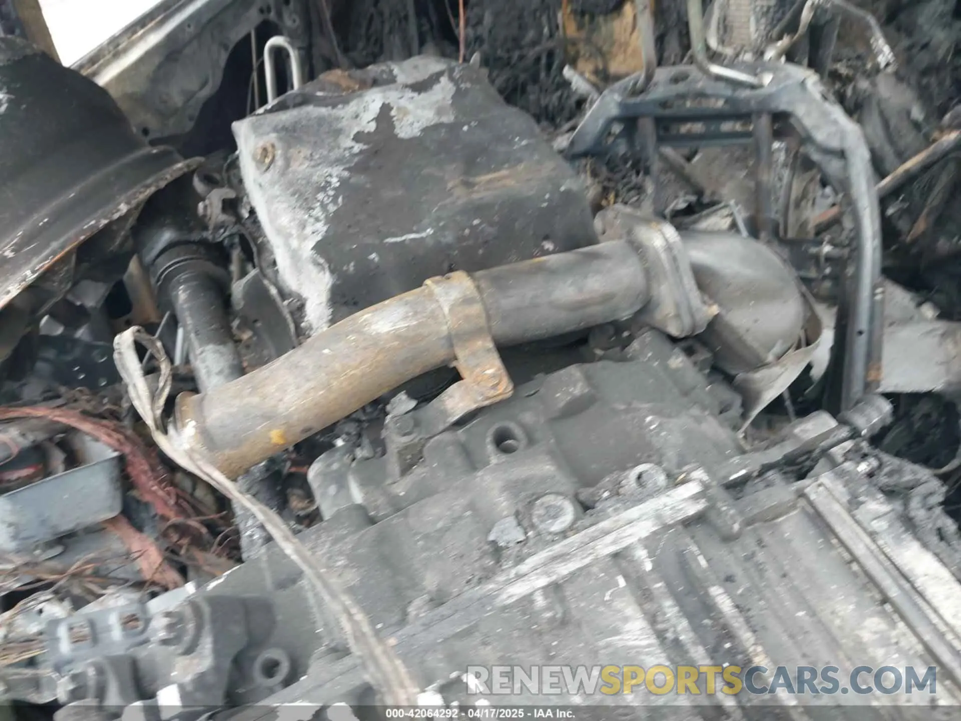 10 Photograph of a damaged car 1C4PJLCB5KD455769 JEEP CHEROKEE 2019