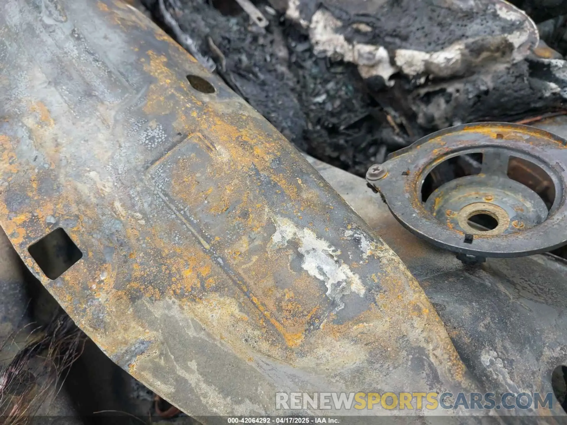 9 Photograph of a damaged car 1C4PJLCB5KD455769 JEEP CHEROKEE 2019