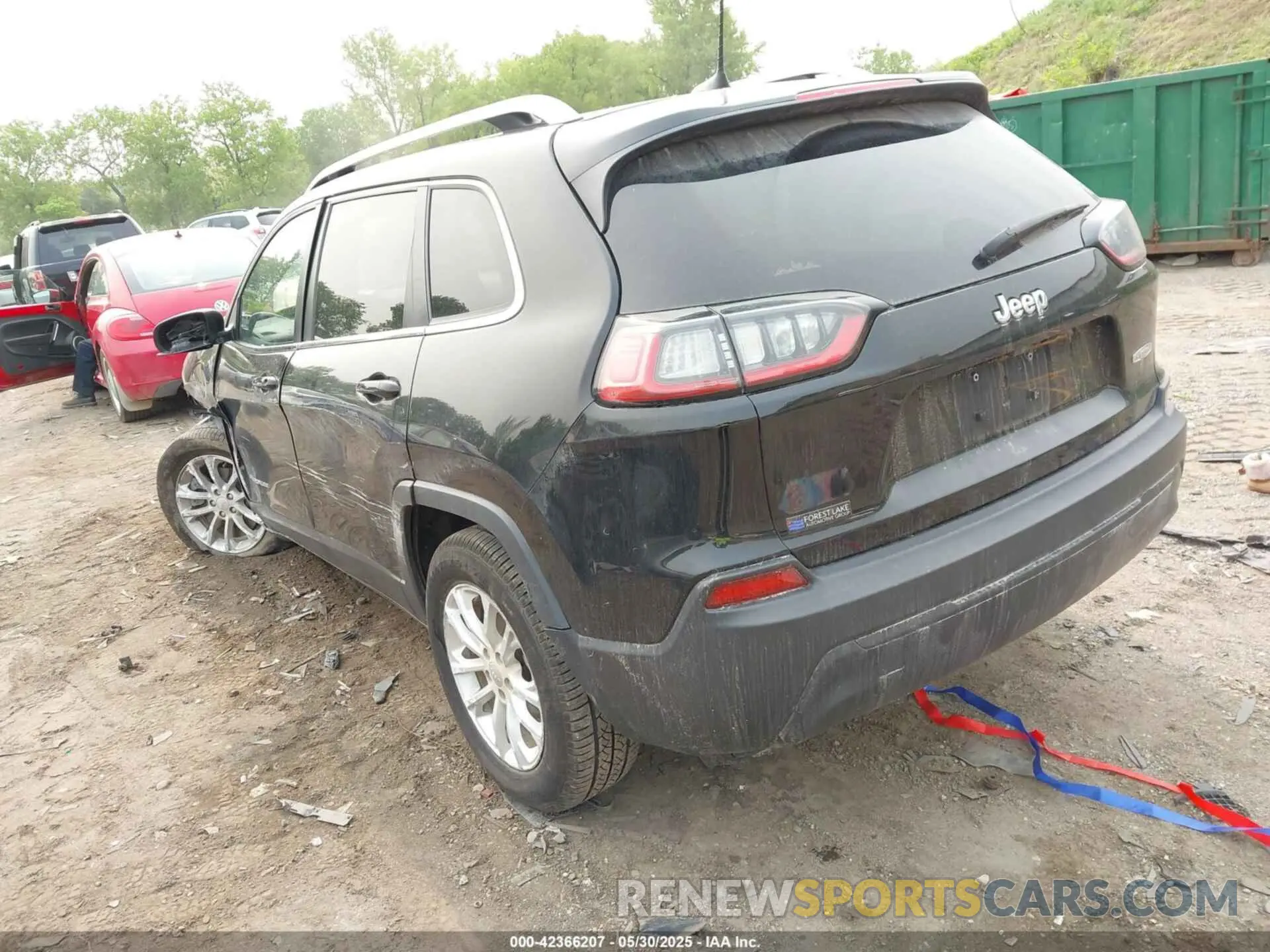 3 Photograph of a damaged car 1C4PJLCB5KD459627 JEEP CHEROKEE 2019