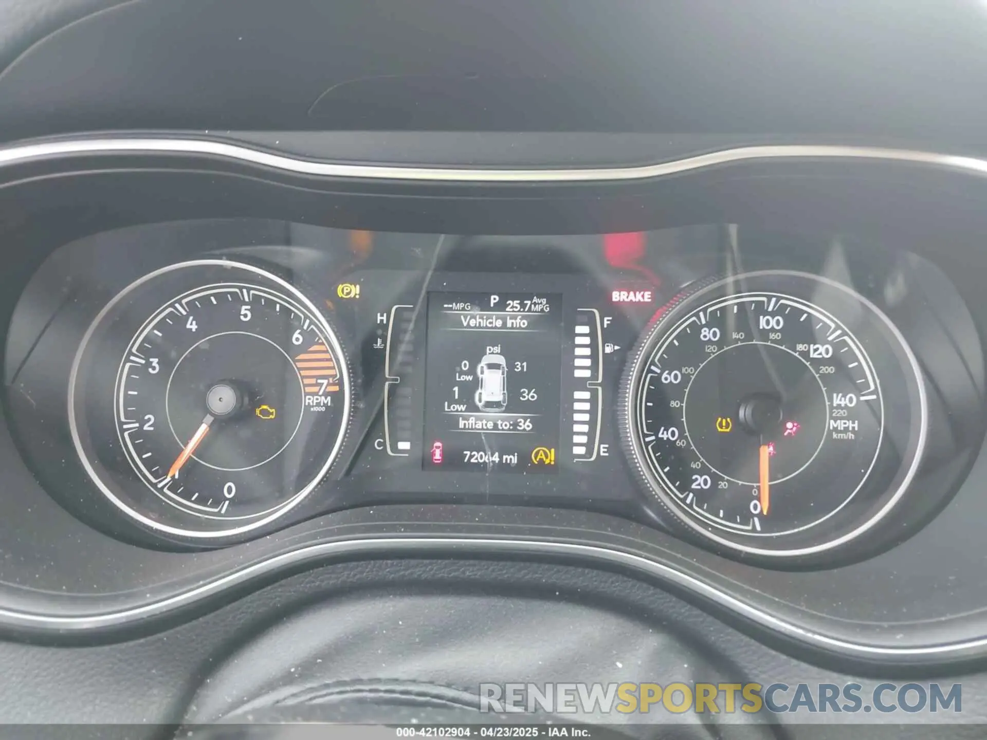 15 Photograph of a damaged car 1C4PJLCB6KD159997 JEEP CHEROKEE 2019