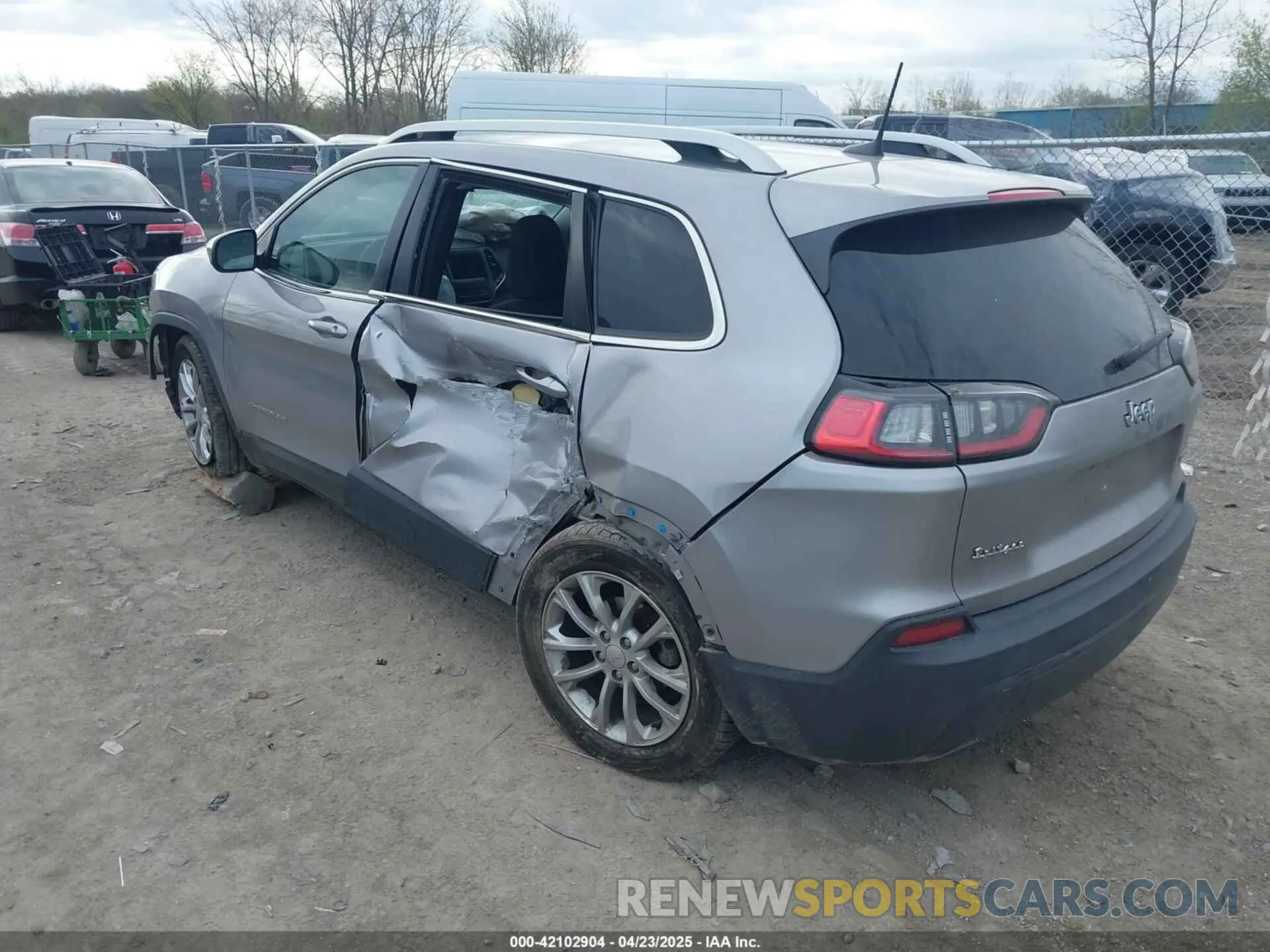 3 Photograph of a damaged car 1C4PJLCB6KD159997 JEEP CHEROKEE 2019