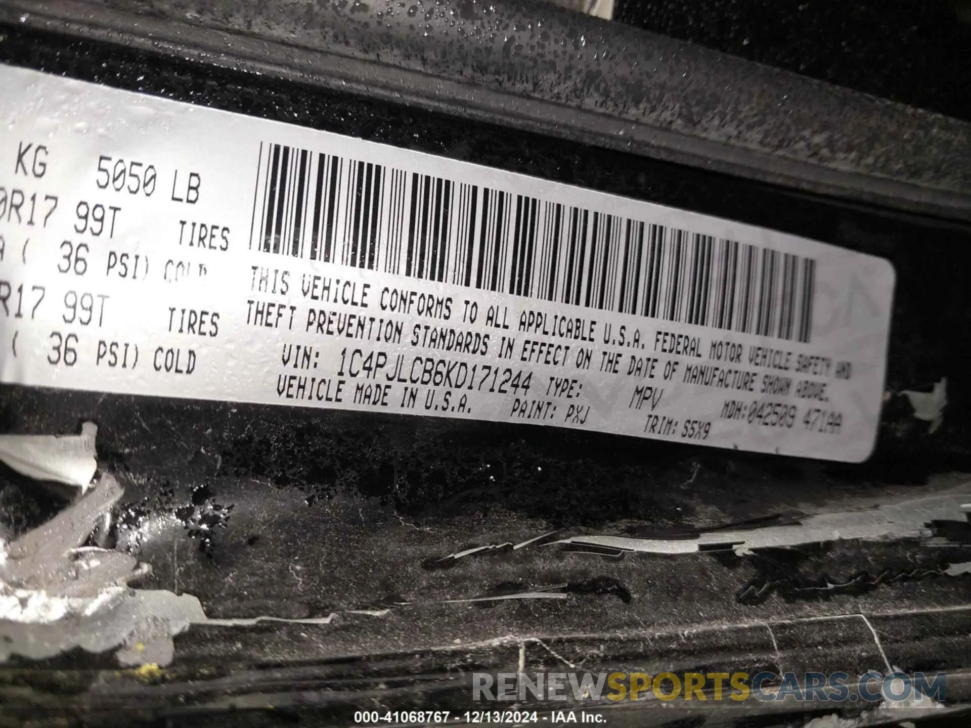 9 Photograph of a damaged car 1C4PJLCB6KD171244 JEEP CHEROKEE 2019