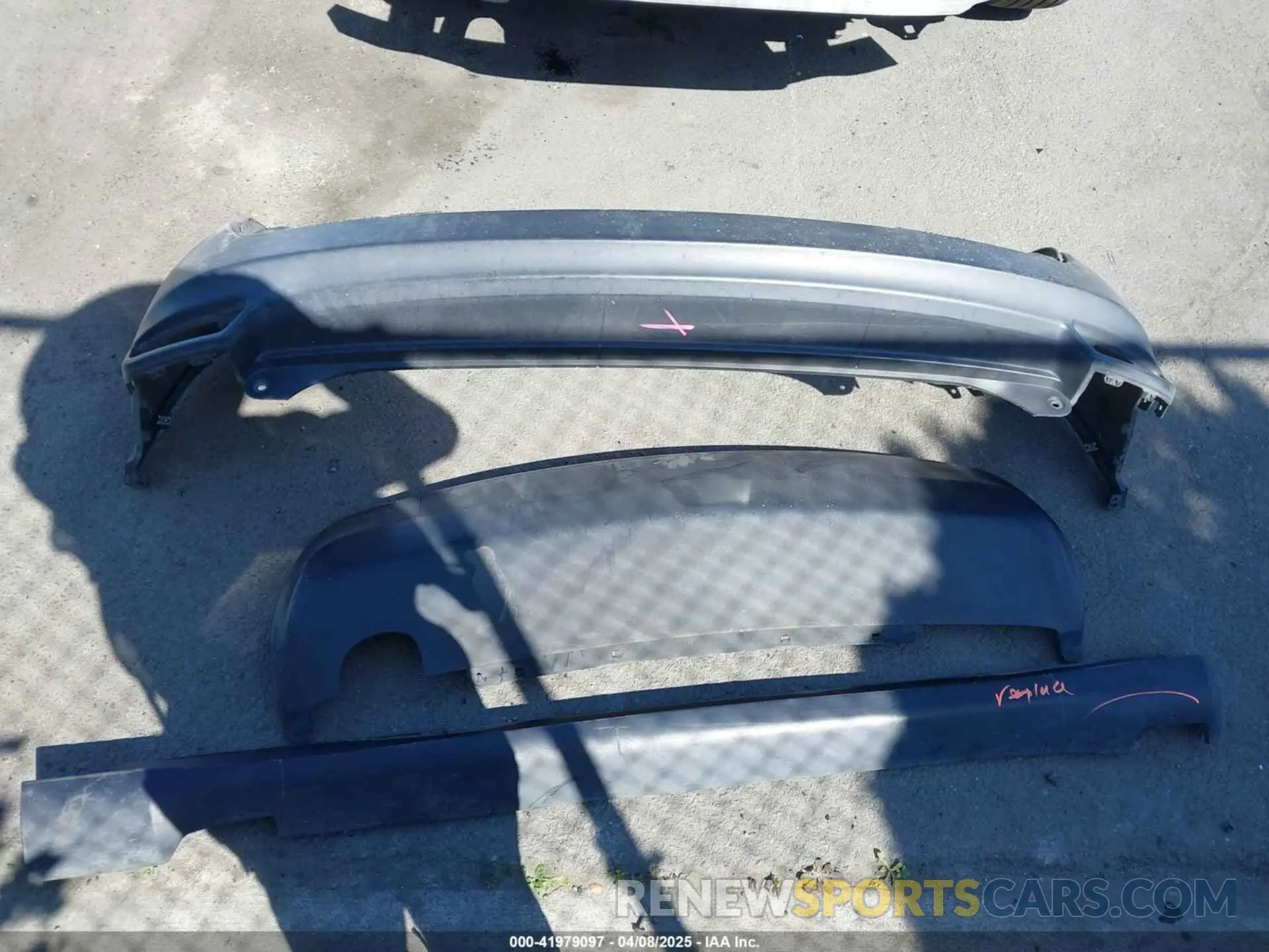 12 Photograph of a damaged car 1C4PJLCB6KD171468 JEEP CHEROKEE 2019