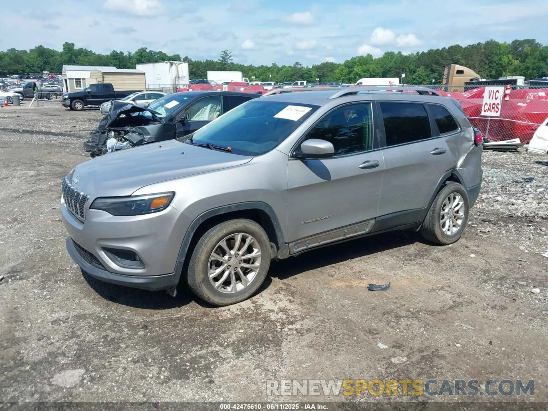 2 Photograph of a damaged car 1C4PJLCB6KD220278 JEEP CHEROKEE 2019