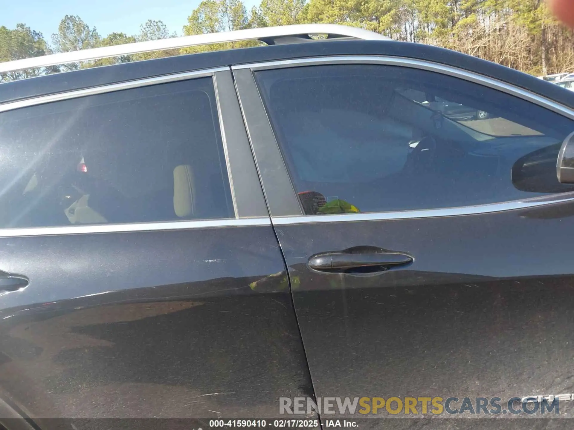 13 Photograph of a damaged car 1C4PJLCB6KD373310 JEEP CHEROKEE 2019