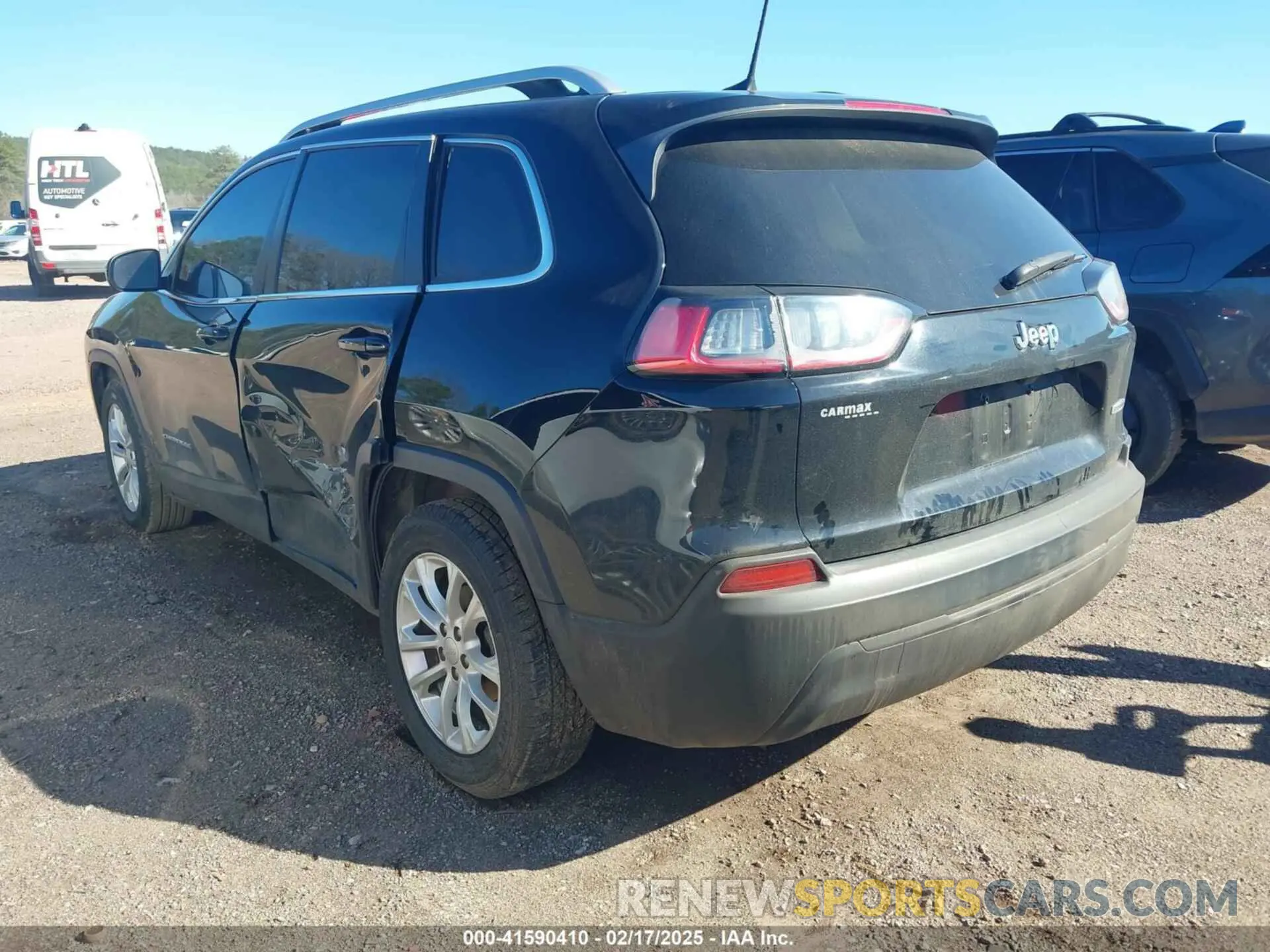 3 Photograph of a damaged car 1C4PJLCB6KD373310 JEEP CHEROKEE 2019
