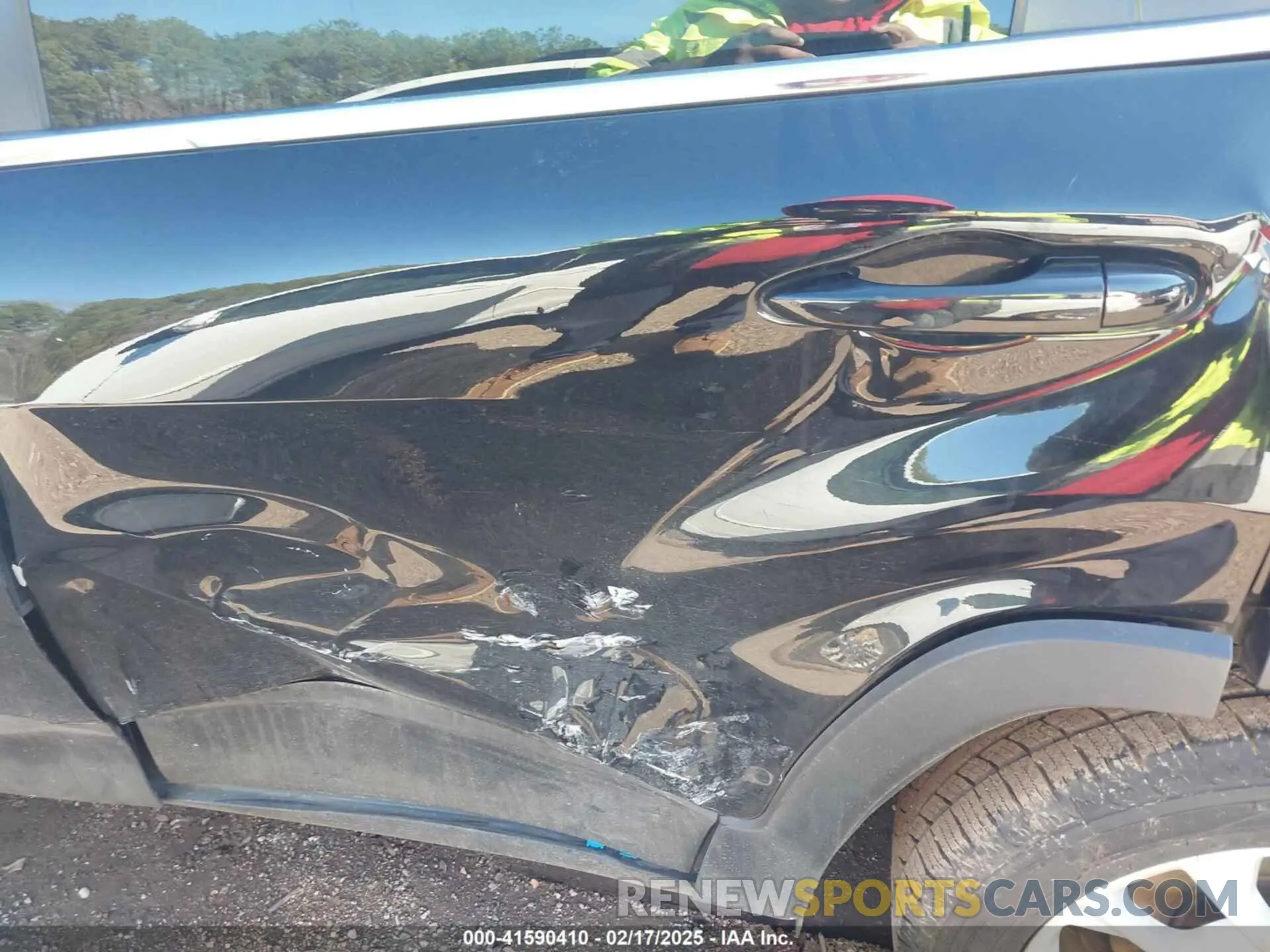 6 Photograph of a damaged car 1C4PJLCB6KD373310 JEEP CHEROKEE 2019