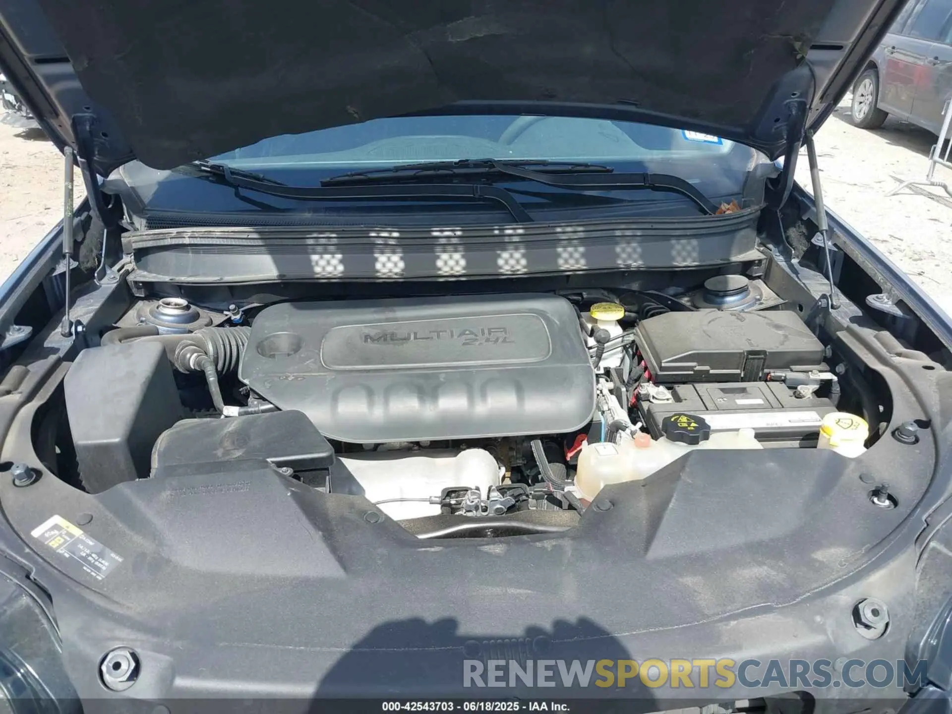 10 Photograph of a damaged car 1C4PJLCB6KD454677 JEEP CHEROKEE 2019