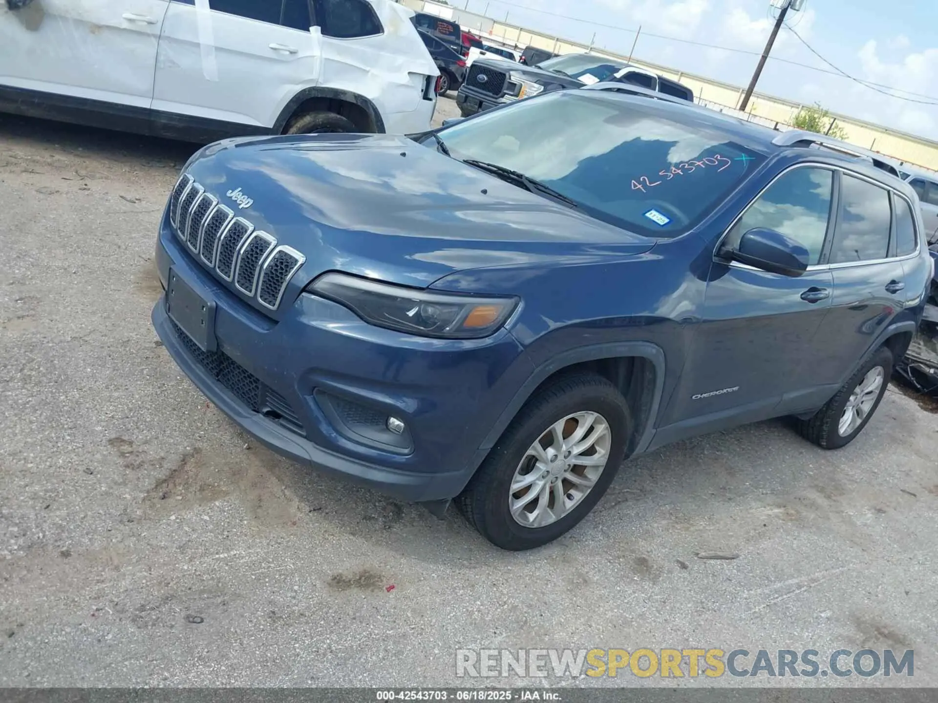 2 Photograph of a damaged car 1C4PJLCB6KD454677 JEEP CHEROKEE 2019