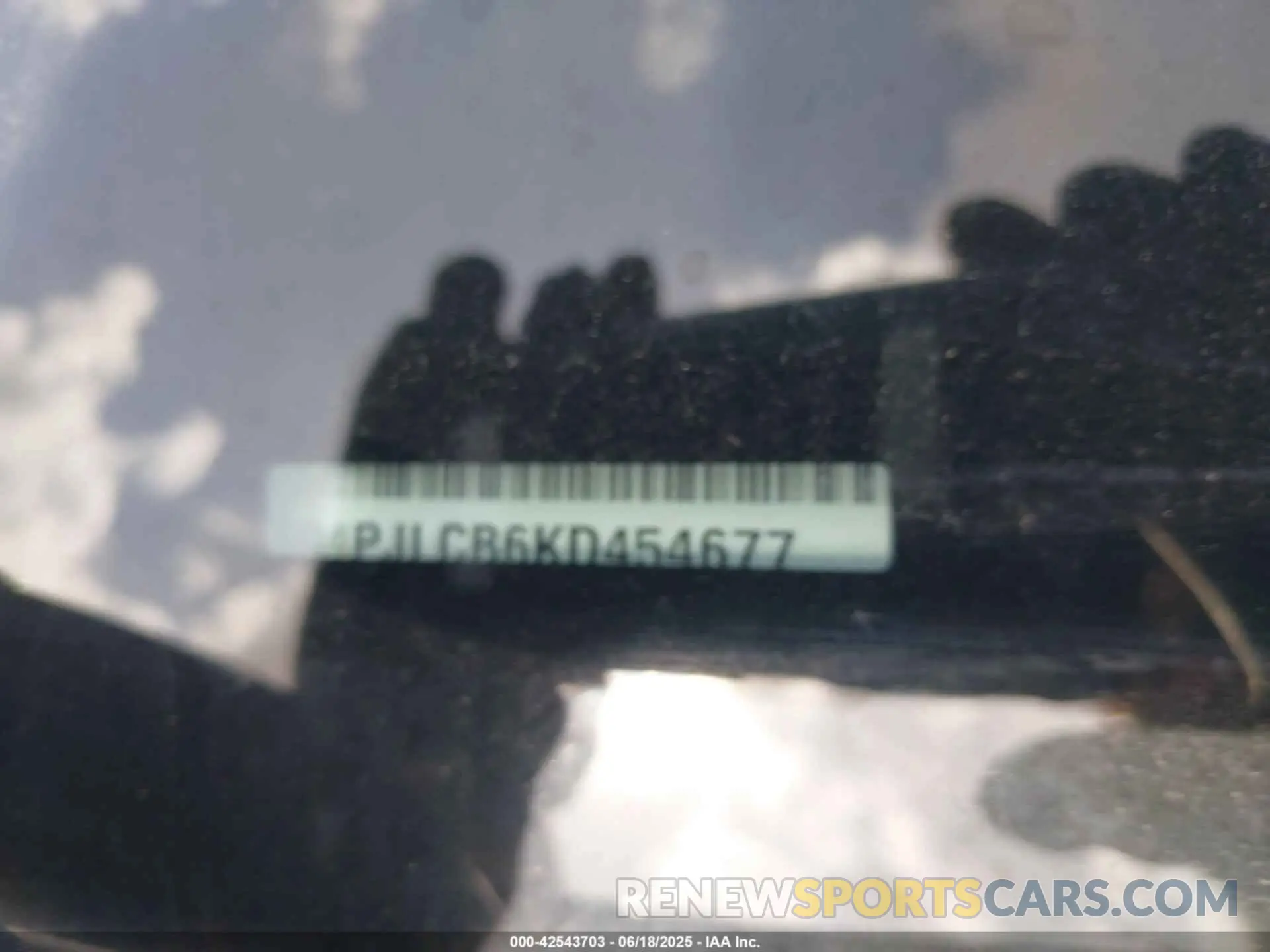 9 Photograph of a damaged car 1C4PJLCB6KD454677 JEEP CHEROKEE 2019