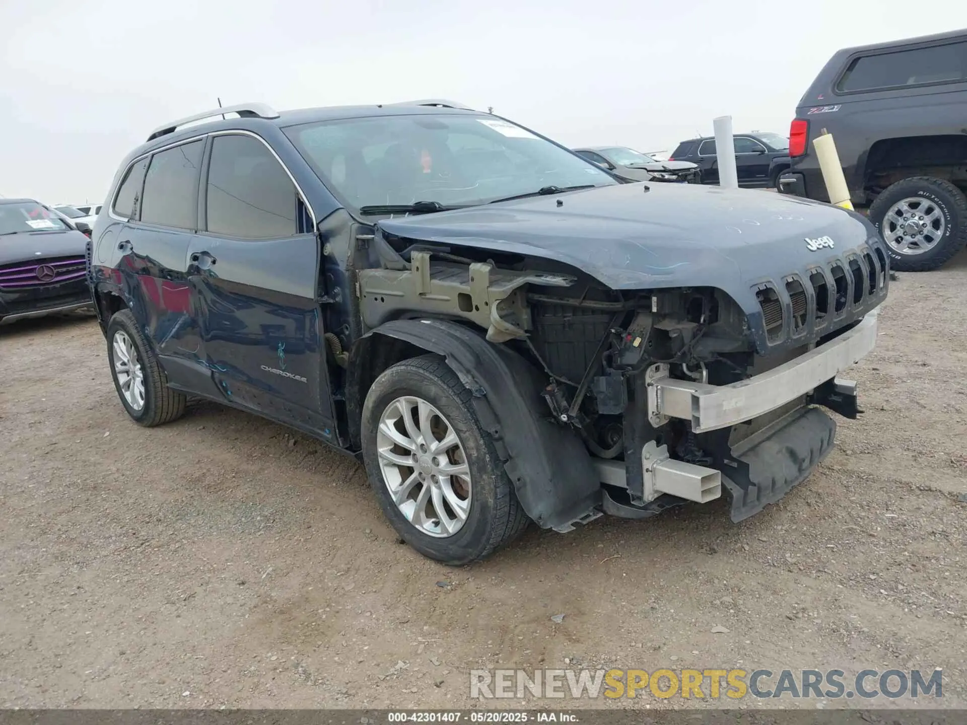 1 Photograph of a damaged car 1C4PJLCB6KD466795 JEEP CHEROKEE 2019