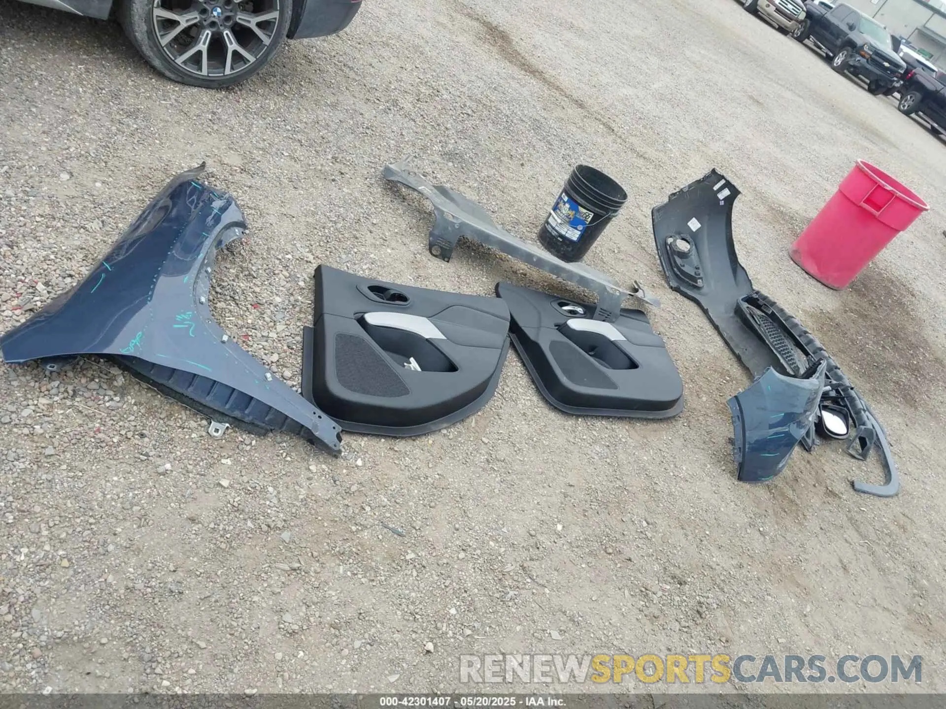 12 Photograph of a damaged car 1C4PJLCB6KD466795 JEEP CHEROKEE 2019