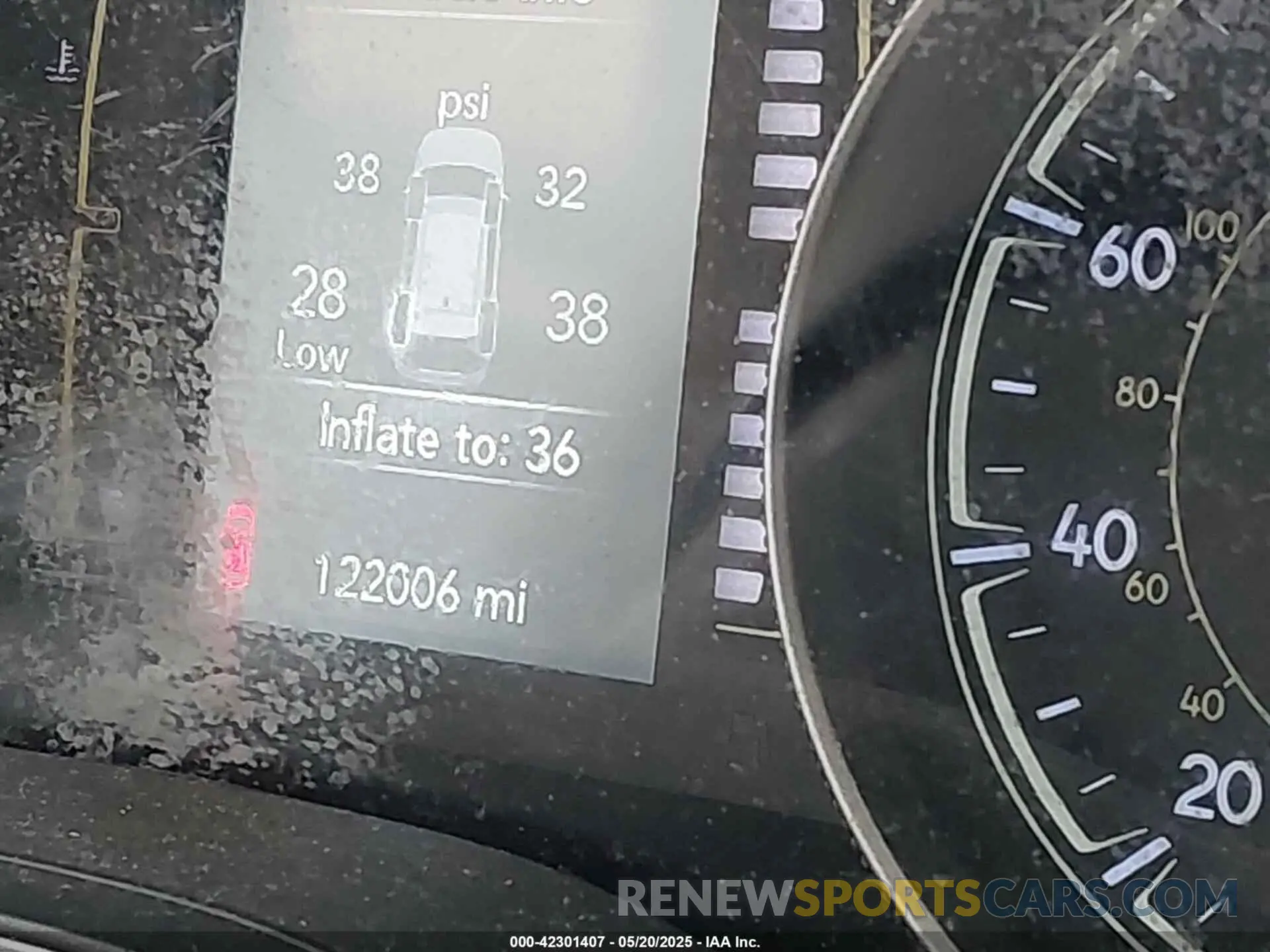 16 Photograph of a damaged car 1C4PJLCB6KD466795 JEEP CHEROKEE 2019