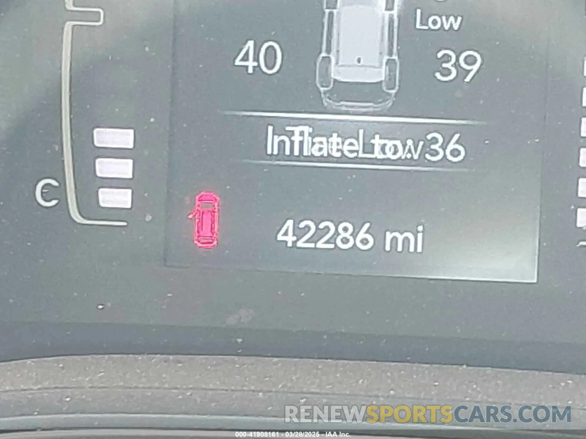 15 Photograph of a damaged car 1C4PJLCB7KD114583 JEEP CHEROKEE 2019