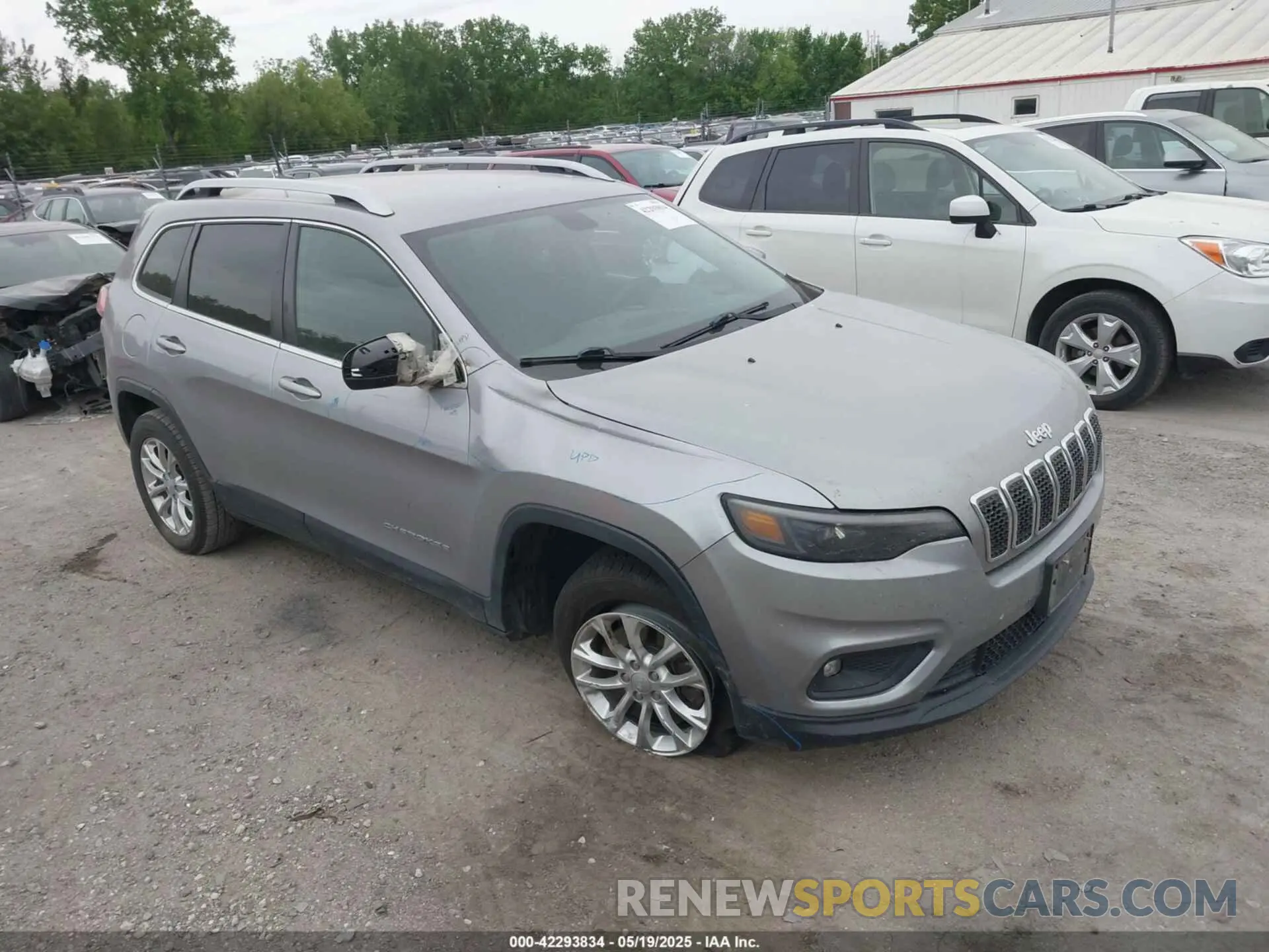 1 Photograph of a damaged car 1C4PJLCB7KD325637 JEEP CHEROKEE 2019