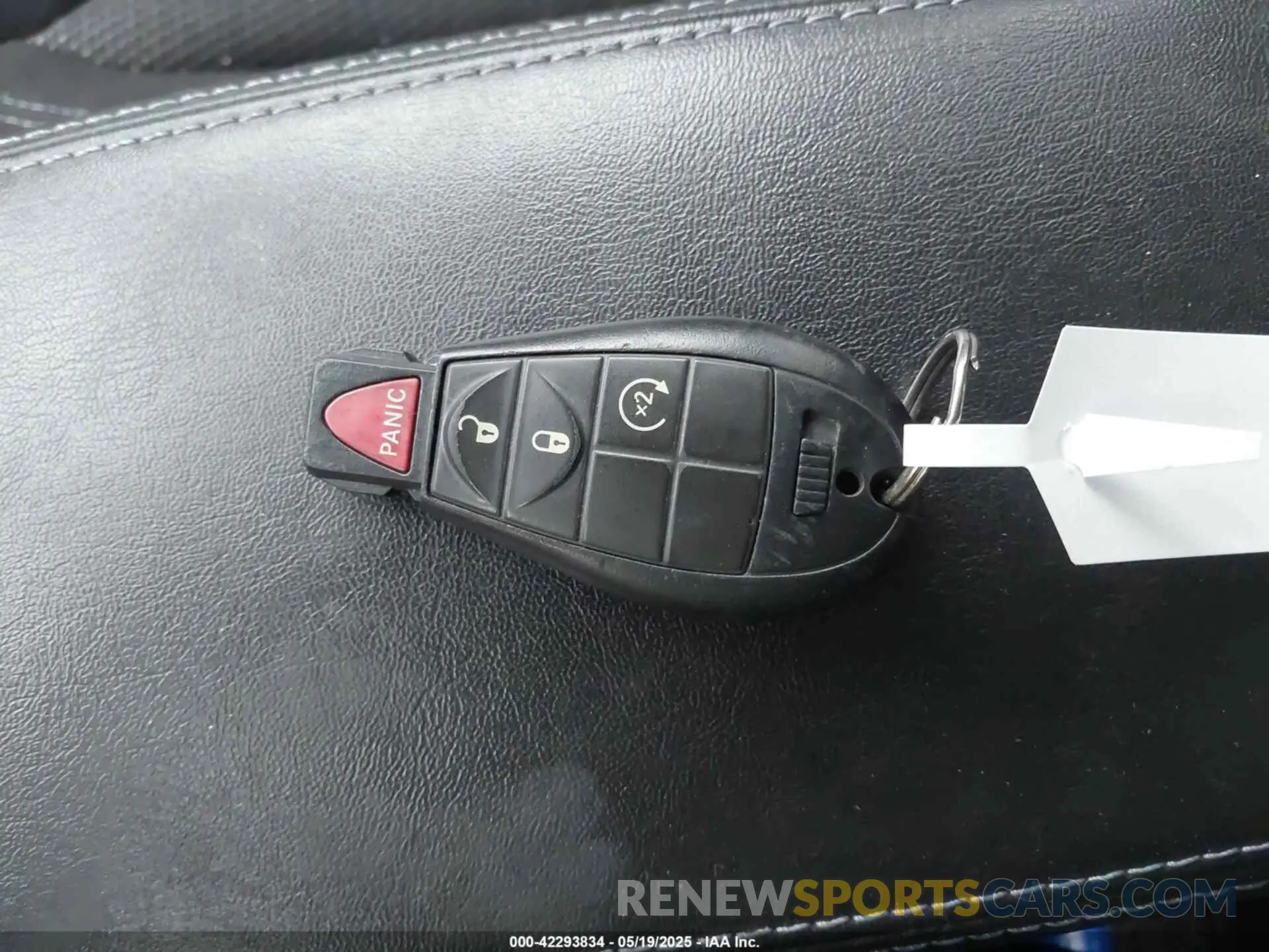 11 Photograph of a damaged car 1C4PJLCB7KD325637 JEEP CHEROKEE 2019