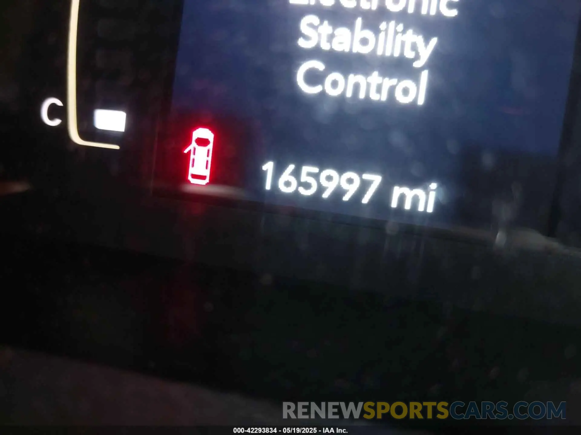 15 Photograph of a damaged car 1C4PJLCB7KD325637 JEEP CHEROKEE 2019