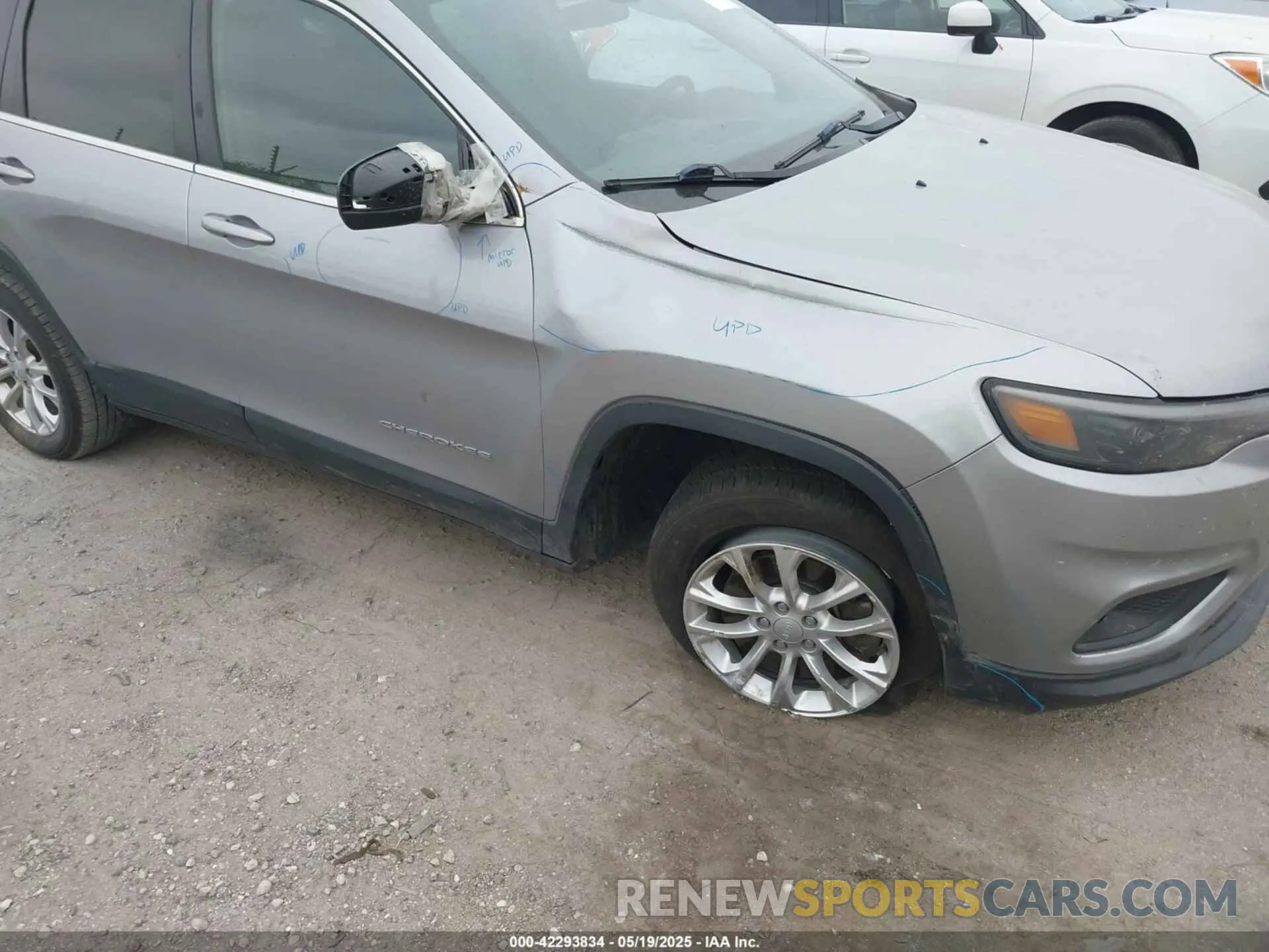 6 Photograph of a damaged car 1C4PJLCB7KD325637 JEEP CHEROKEE 2019