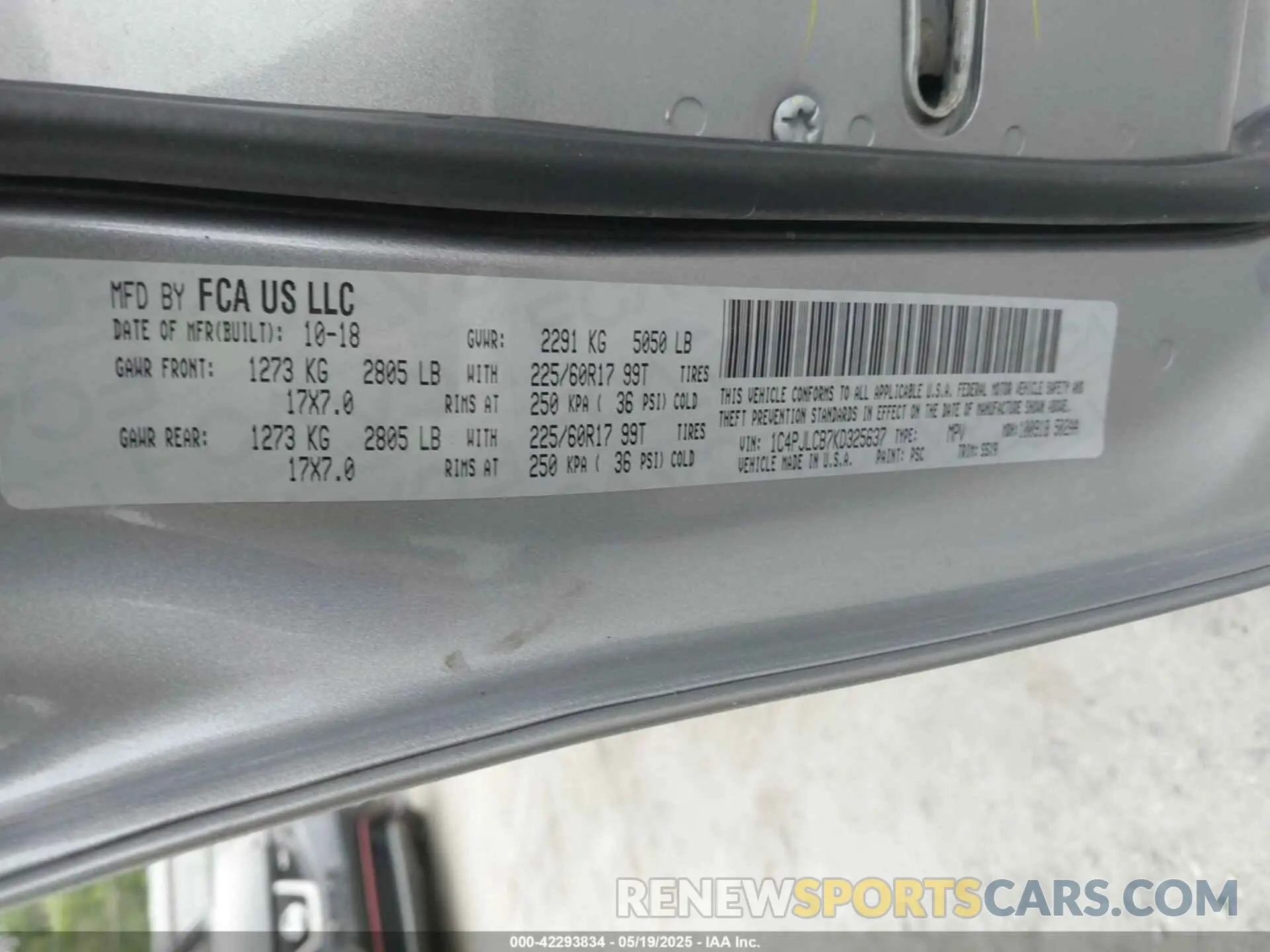 9 Photograph of a damaged car 1C4PJLCB7KD325637 JEEP CHEROKEE 2019