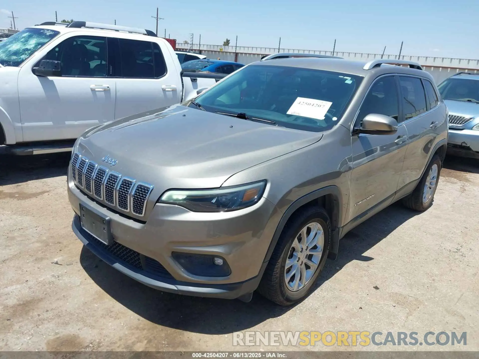 2 Photograph of a damaged car 1C4PJLCB7KD365667 JEEP CHEROKEE 2019
