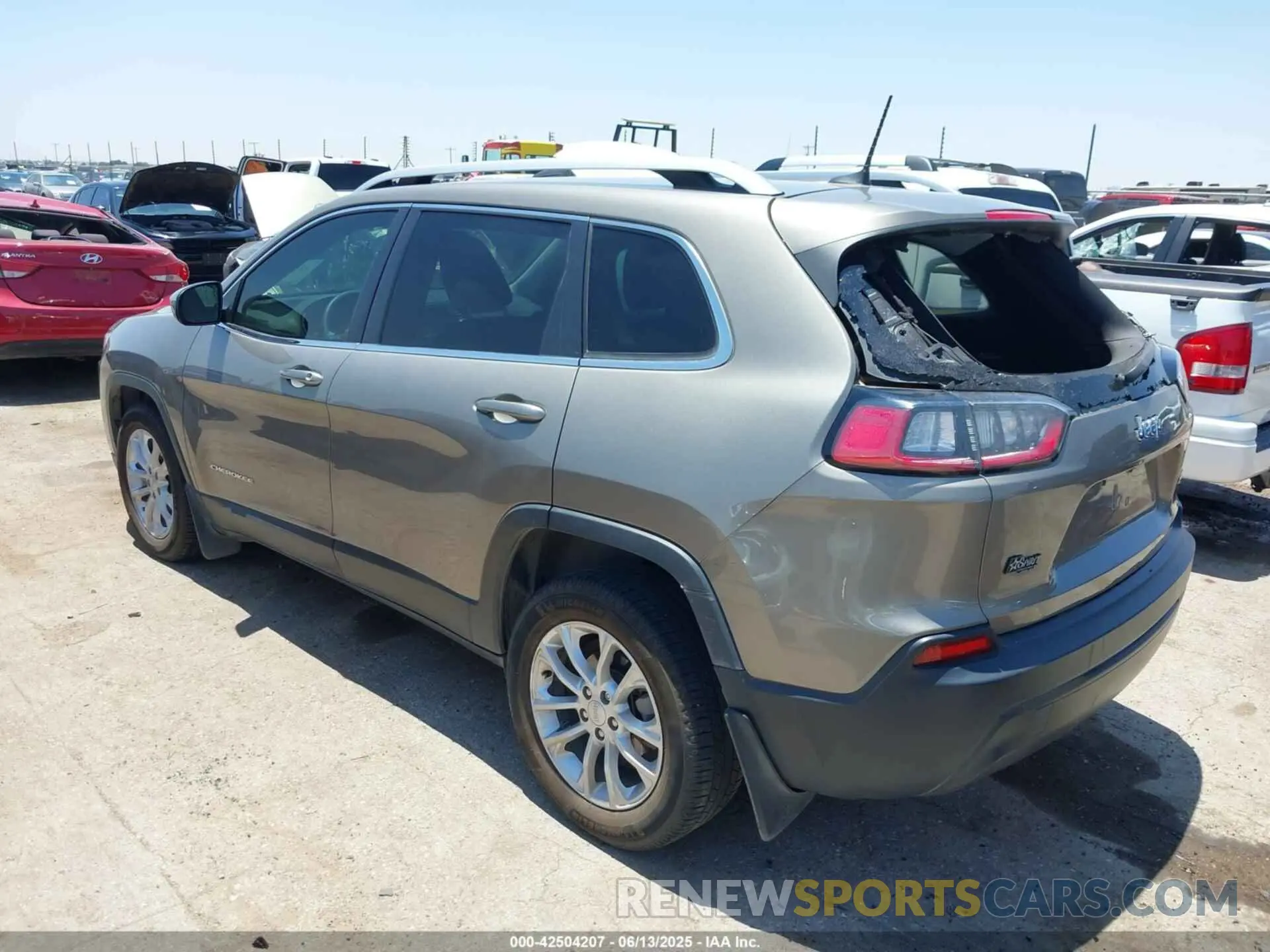 3 Photograph of a damaged car 1C4PJLCB7KD365667 JEEP CHEROKEE 2019