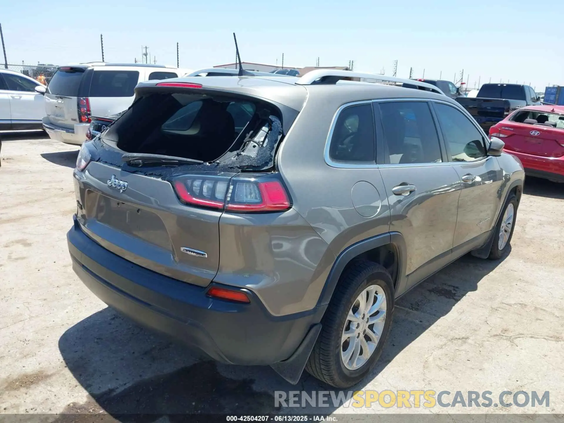 4 Photograph of a damaged car 1C4PJLCB7KD365667 JEEP CHEROKEE 2019