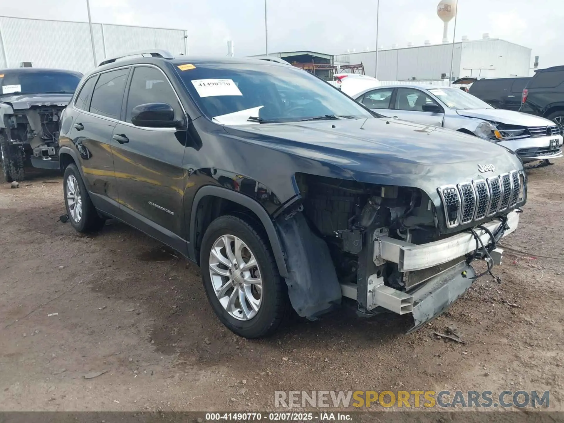 1 Photograph of a damaged car 1C4PJLCB8KD147771 JEEP CHEROKEE 2019