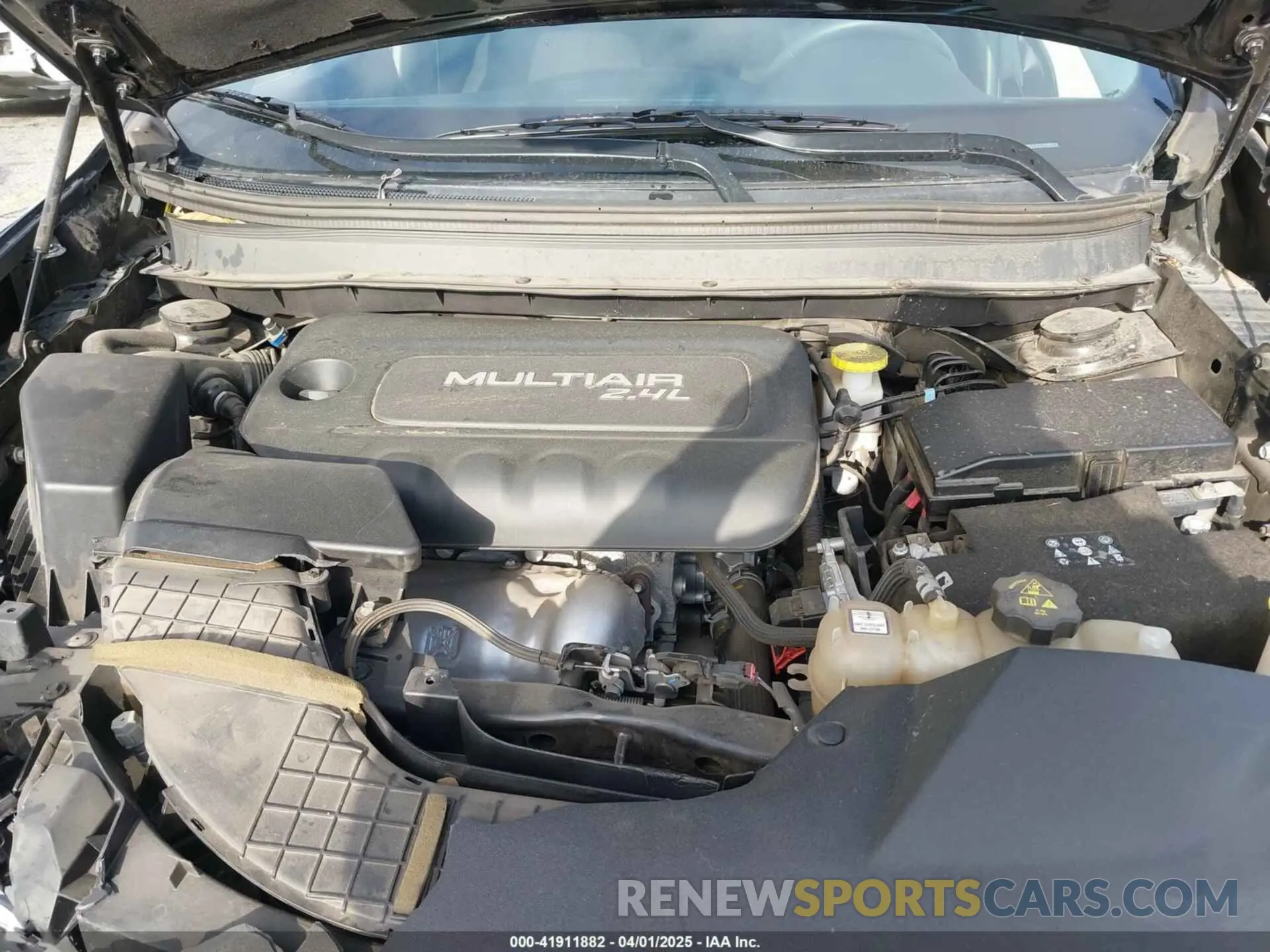 10 Photograph of a damaged car 1C4PJLCB8KD215423 JEEP CHEROKEE 2019