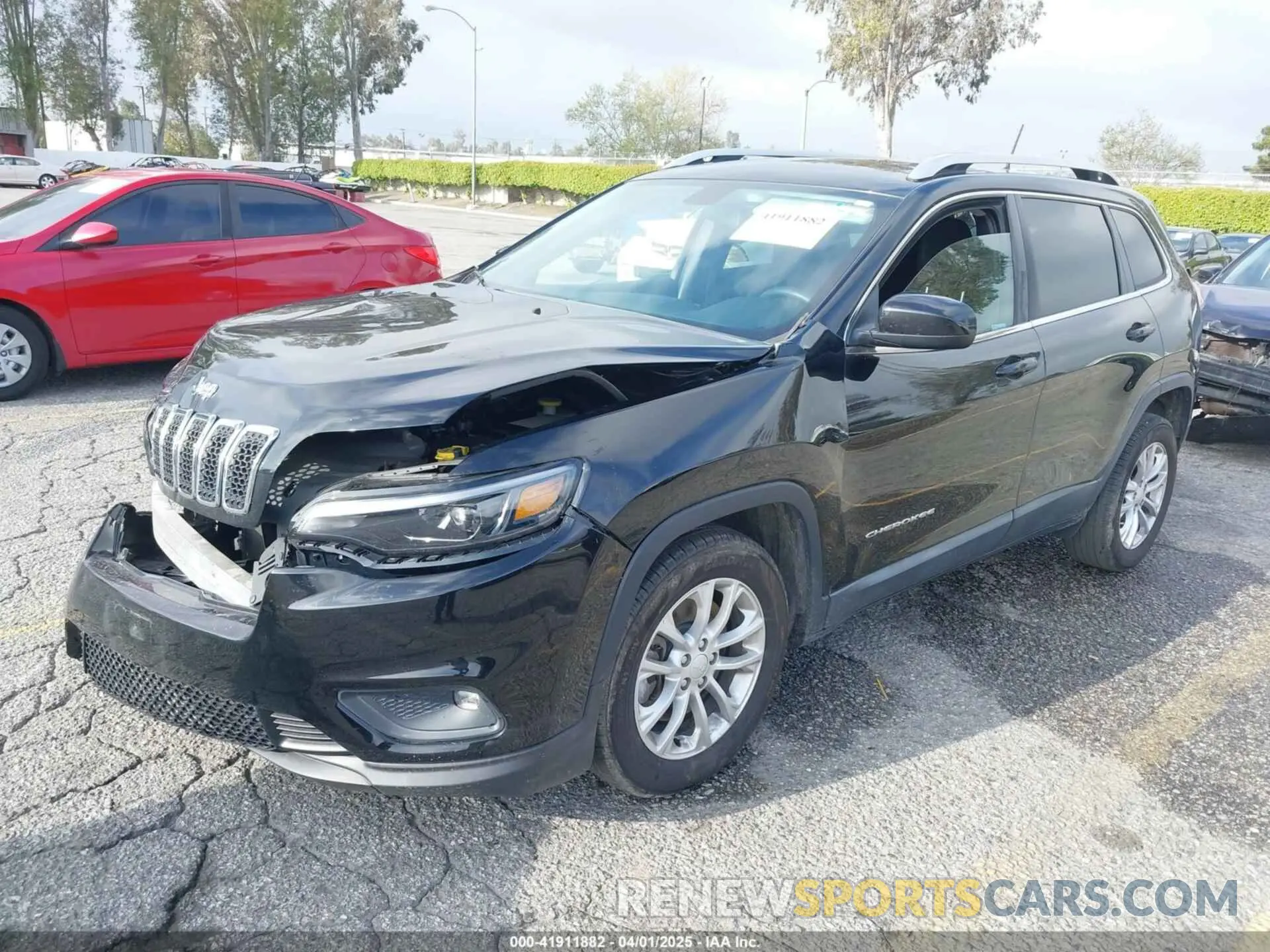 2 Photograph of a damaged car 1C4PJLCB8KD215423 JEEP CHEROKEE 2019