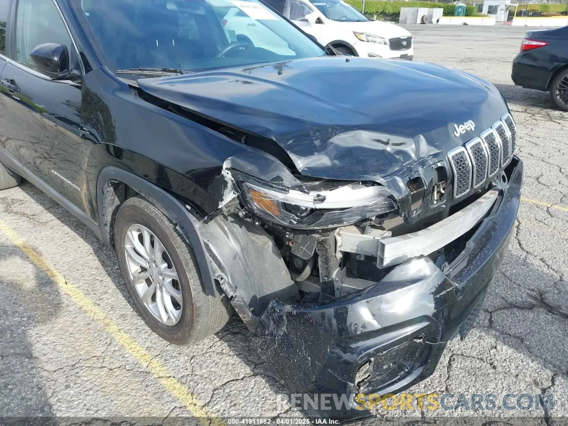 6 Photograph of a damaged car 1C4PJLCB8KD215423 JEEP CHEROKEE 2019