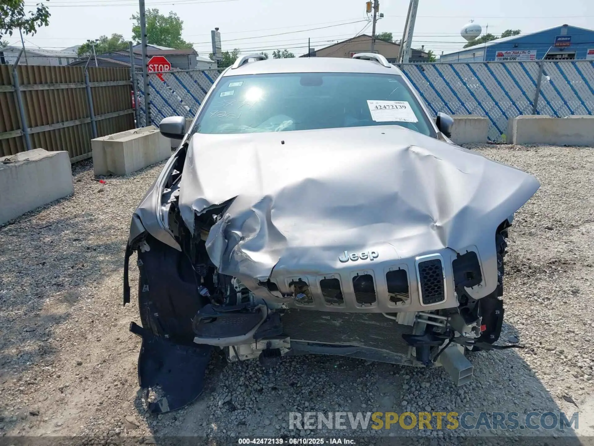 12 Photograph of a damaged car 1C4PJLCB8KD247692 JEEP CHEROKEE 2019