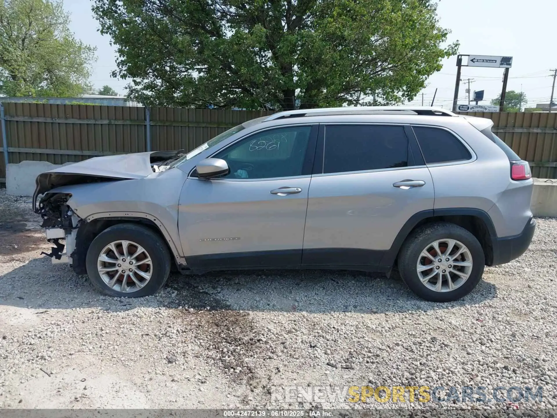 14 Photograph of a damaged car 1C4PJLCB8KD247692 JEEP CHEROKEE 2019