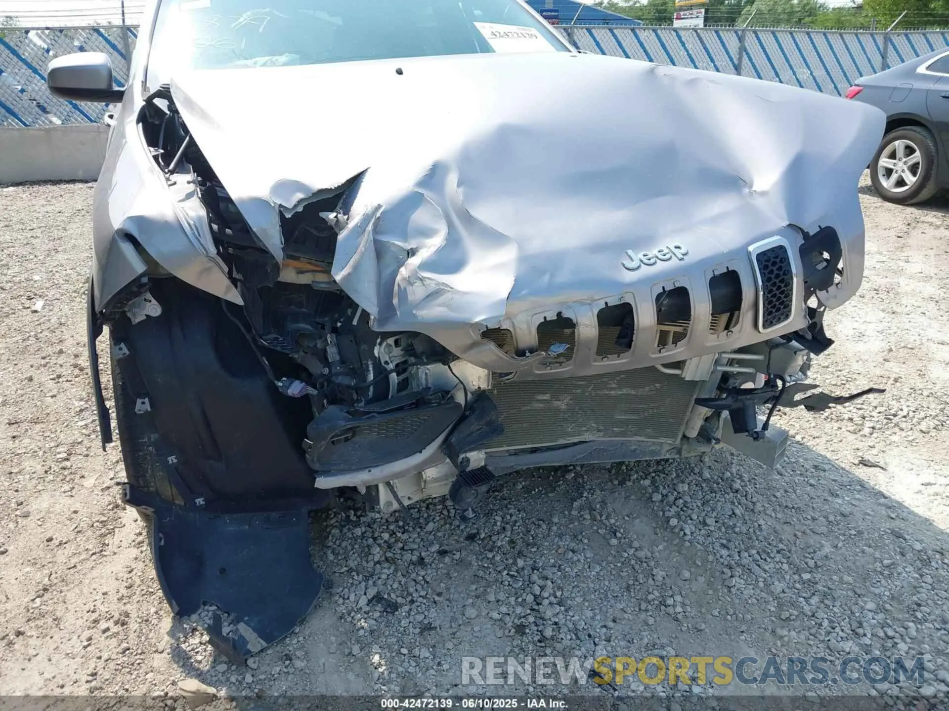 6 Photograph of a damaged car 1C4PJLCB8KD247692 JEEP CHEROKEE 2019