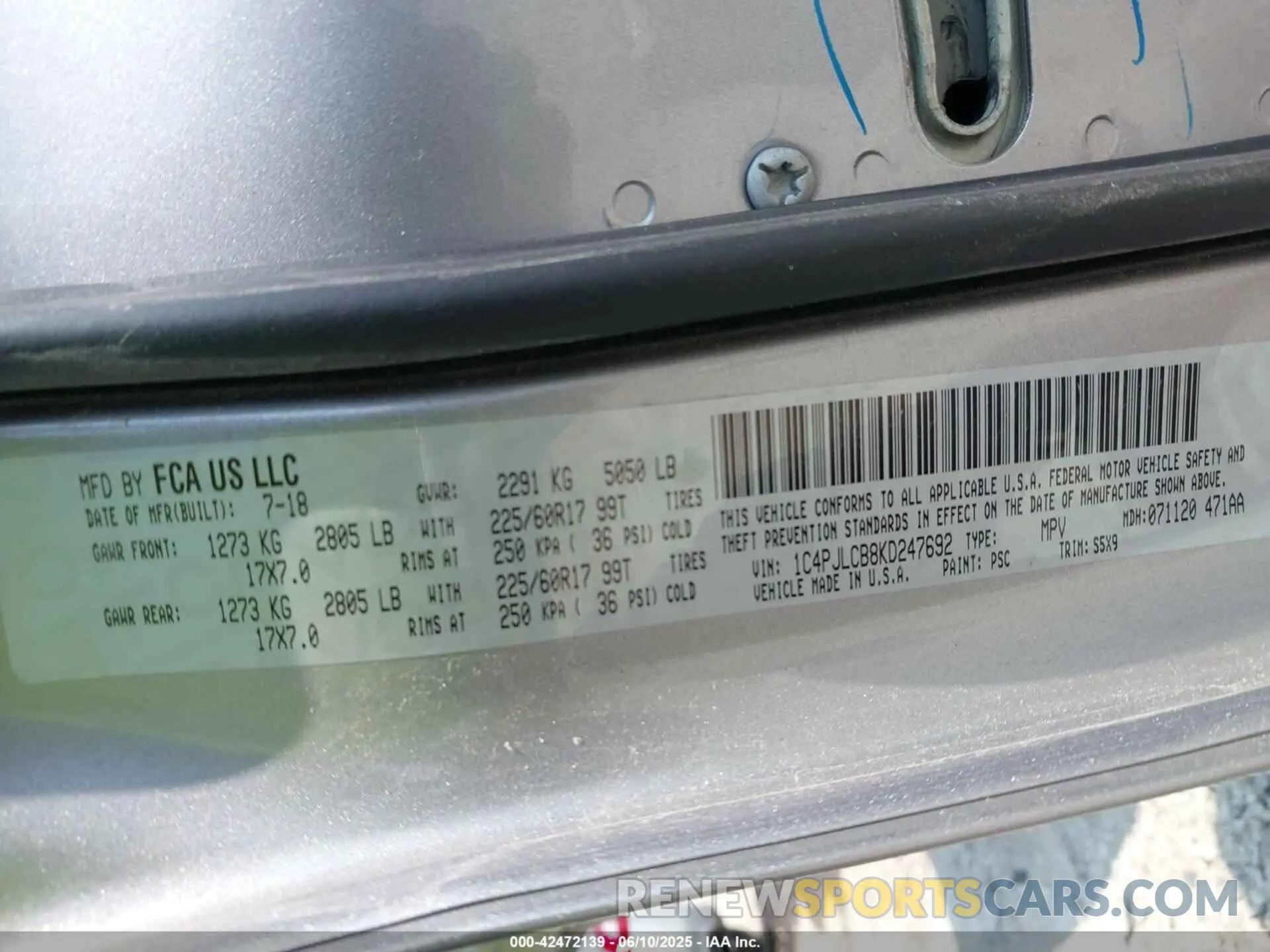 9 Photograph of a damaged car 1C4PJLCB8KD247692 JEEP CHEROKEE 2019
