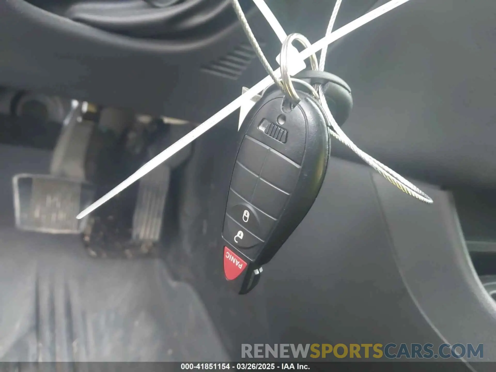 11 Photograph of a damaged car 1C4PJLCB8KD366438 JEEP CHEROKEE 2019