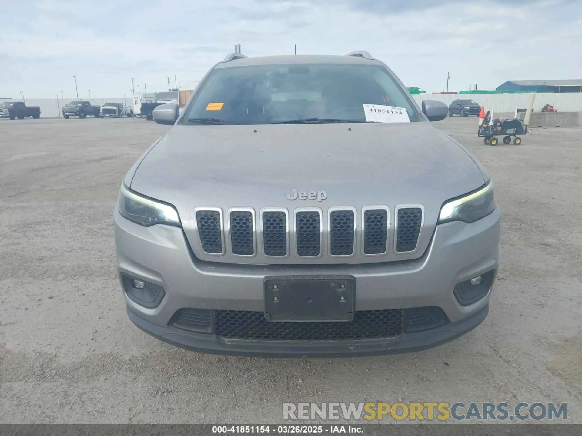 12 Photograph of a damaged car 1C4PJLCB8KD366438 JEEP CHEROKEE 2019