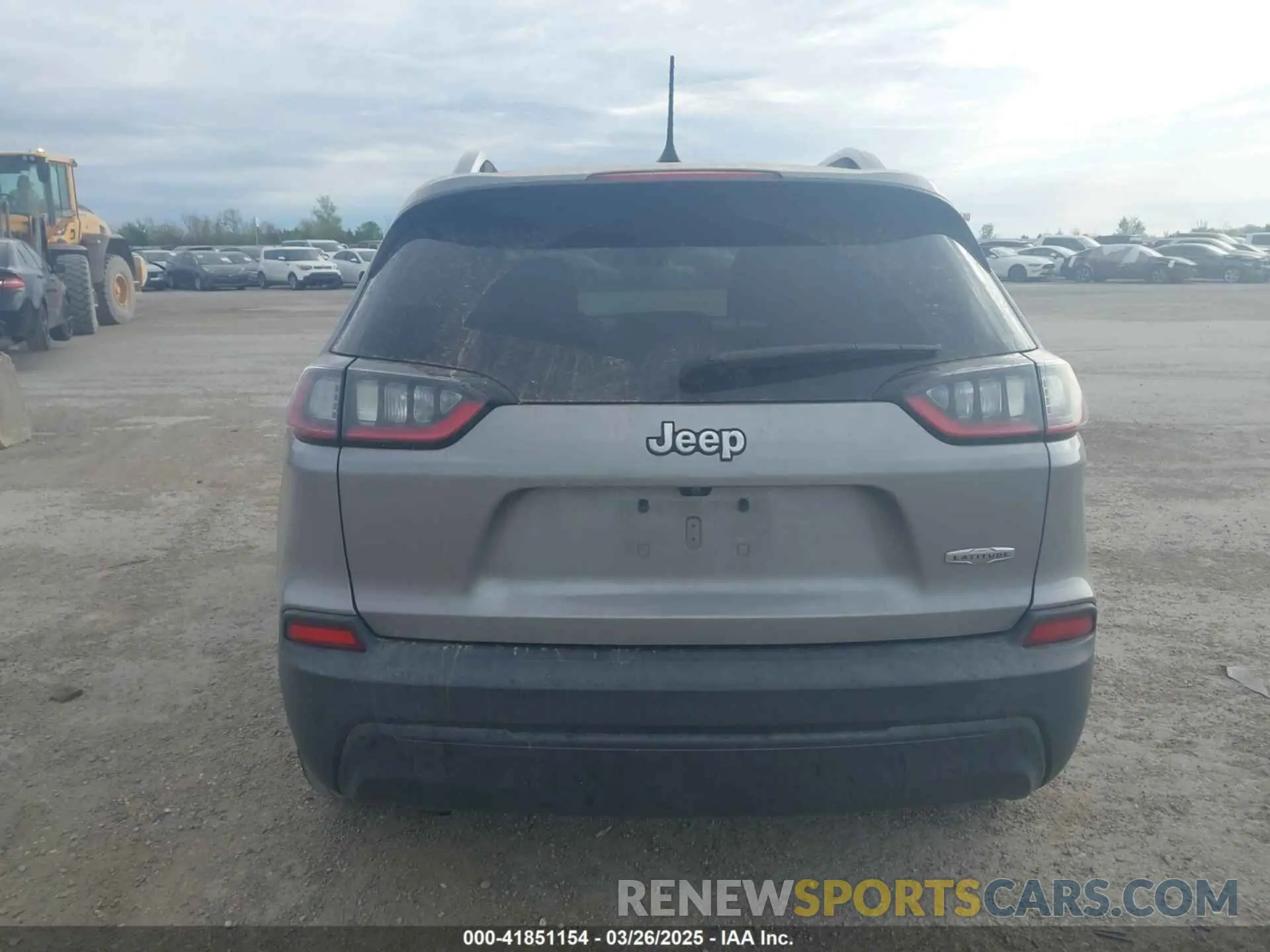 16 Photograph of a damaged car 1C4PJLCB8KD366438 JEEP CHEROKEE 2019