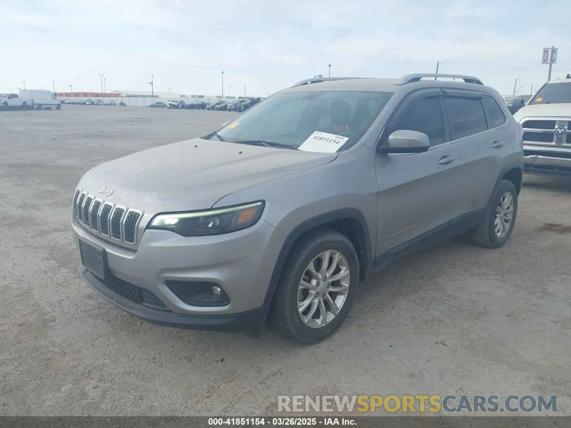 2 Photograph of a damaged car 1C4PJLCB8KD366438 JEEP CHEROKEE 2019