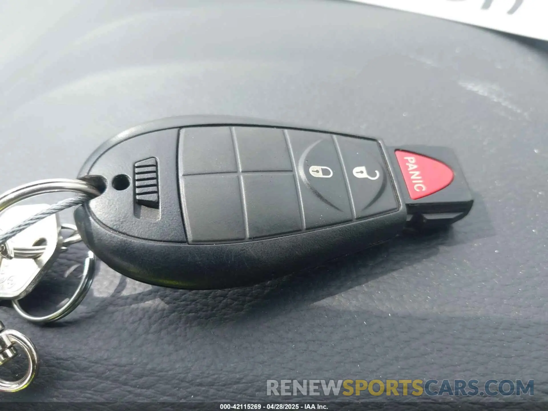 11 Photograph of a damaged car 1C4PJLCB8KD416836 JEEP CHEROKEE 2019