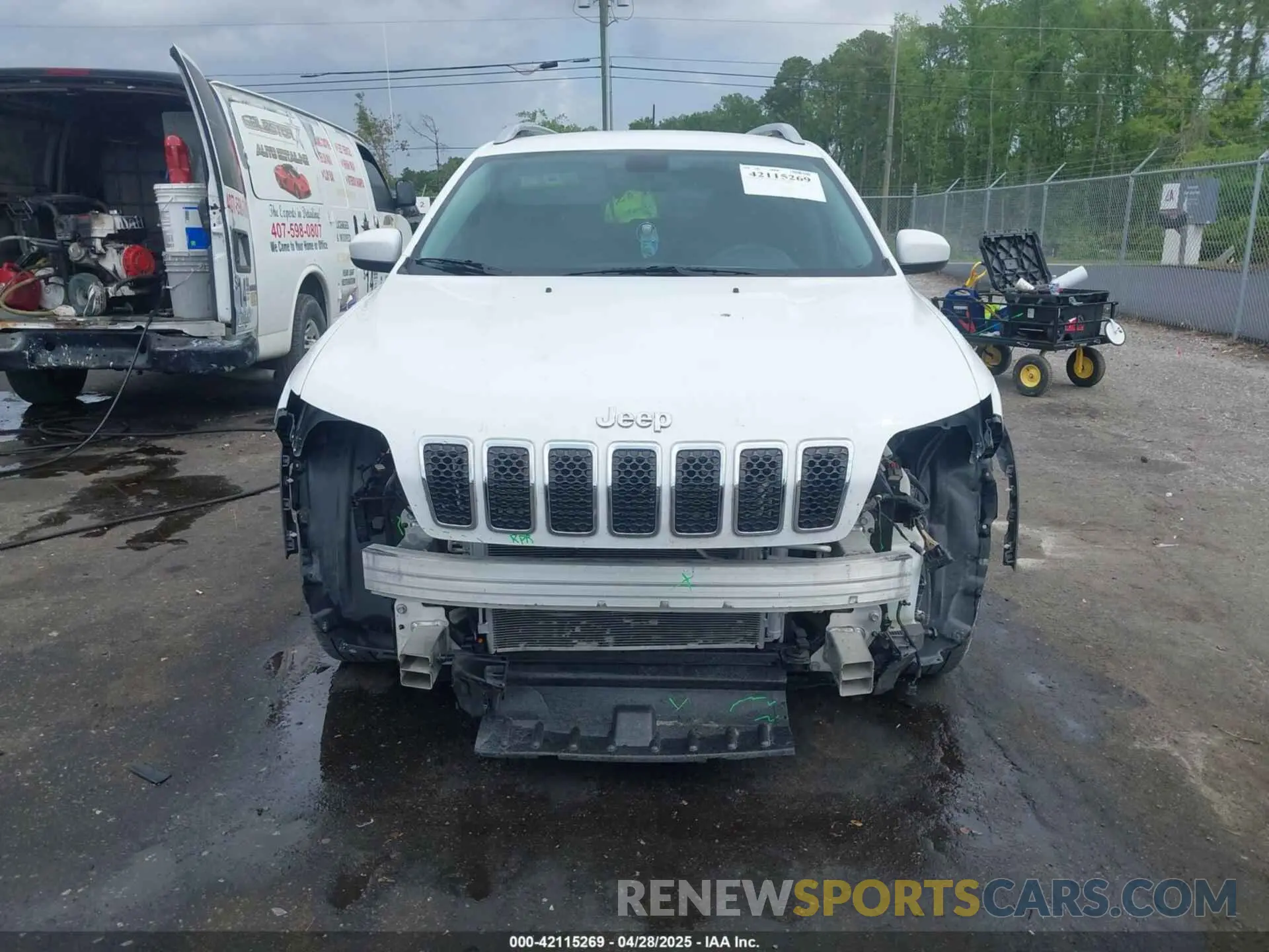 13 Photograph of a damaged car 1C4PJLCB8KD416836 JEEP CHEROKEE 2019