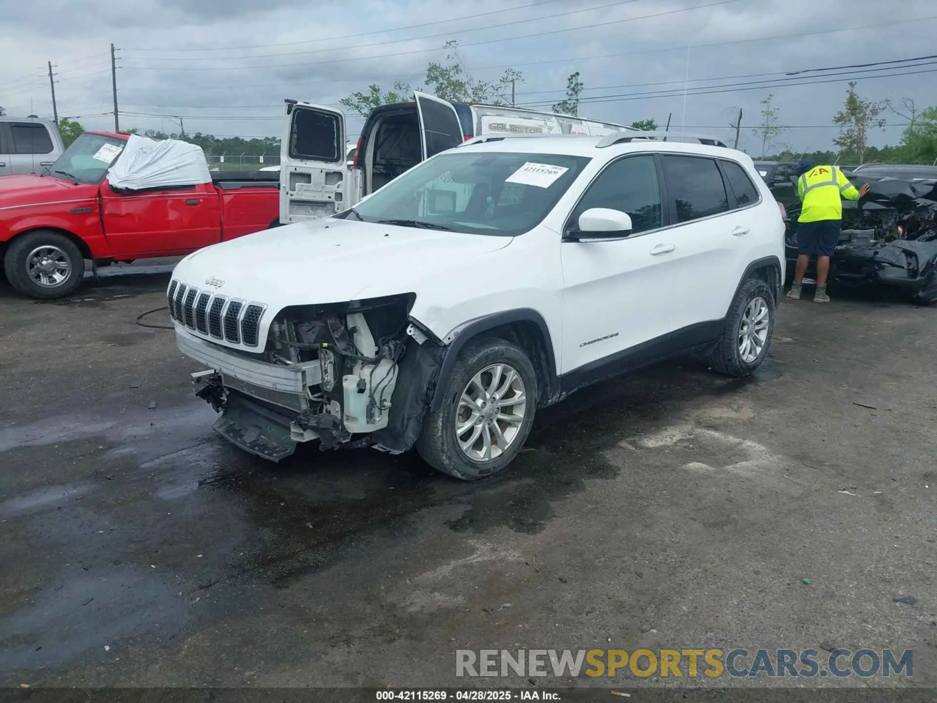 2 Photograph of a damaged car 1C4PJLCB8KD416836 JEEP CHEROKEE 2019