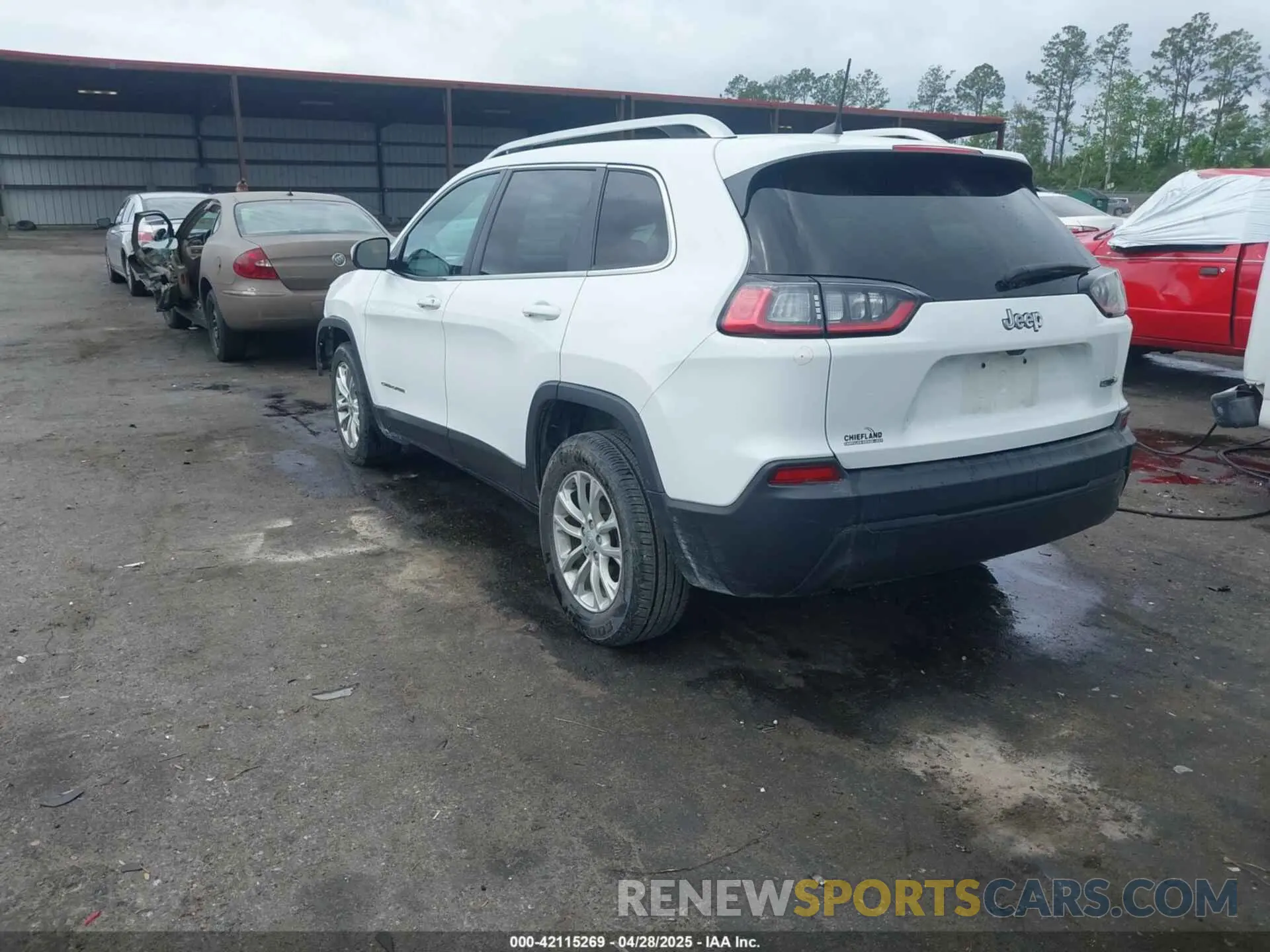3 Photograph of a damaged car 1C4PJLCB8KD416836 JEEP CHEROKEE 2019
