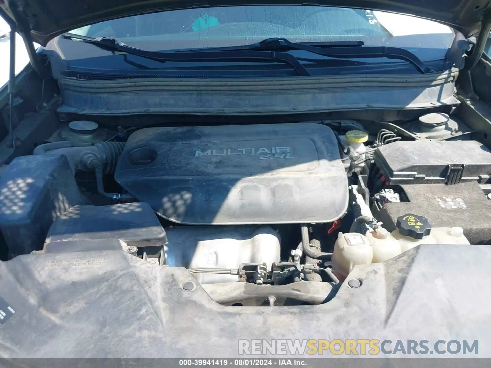 10 Photograph of a damaged car 1C4PJLCB9KD109451 JEEP CHEROKEE 2019