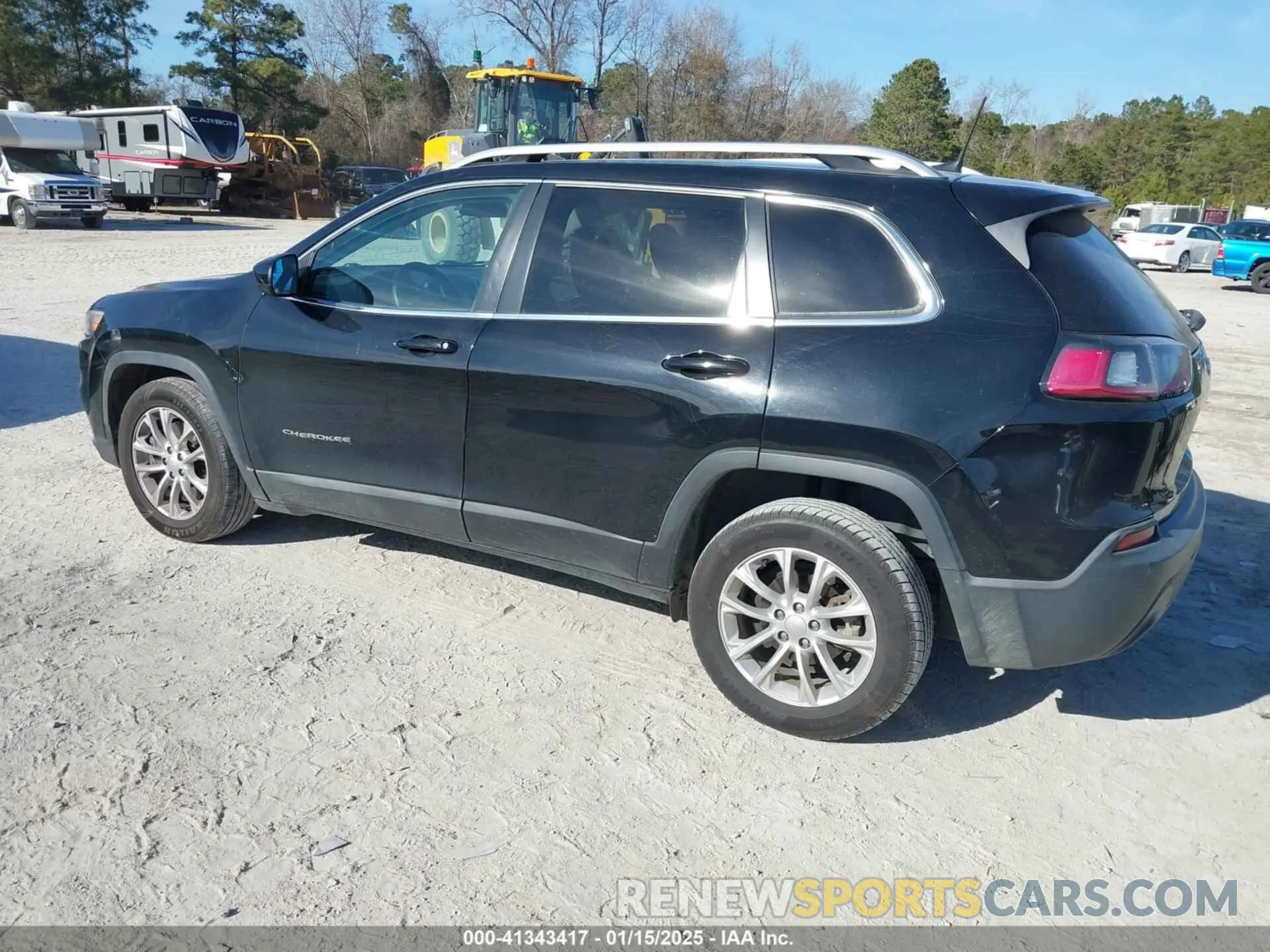 3 Photograph of a damaged car 1C4PJLCB9KD205516 JEEP CHEROKEE 2019