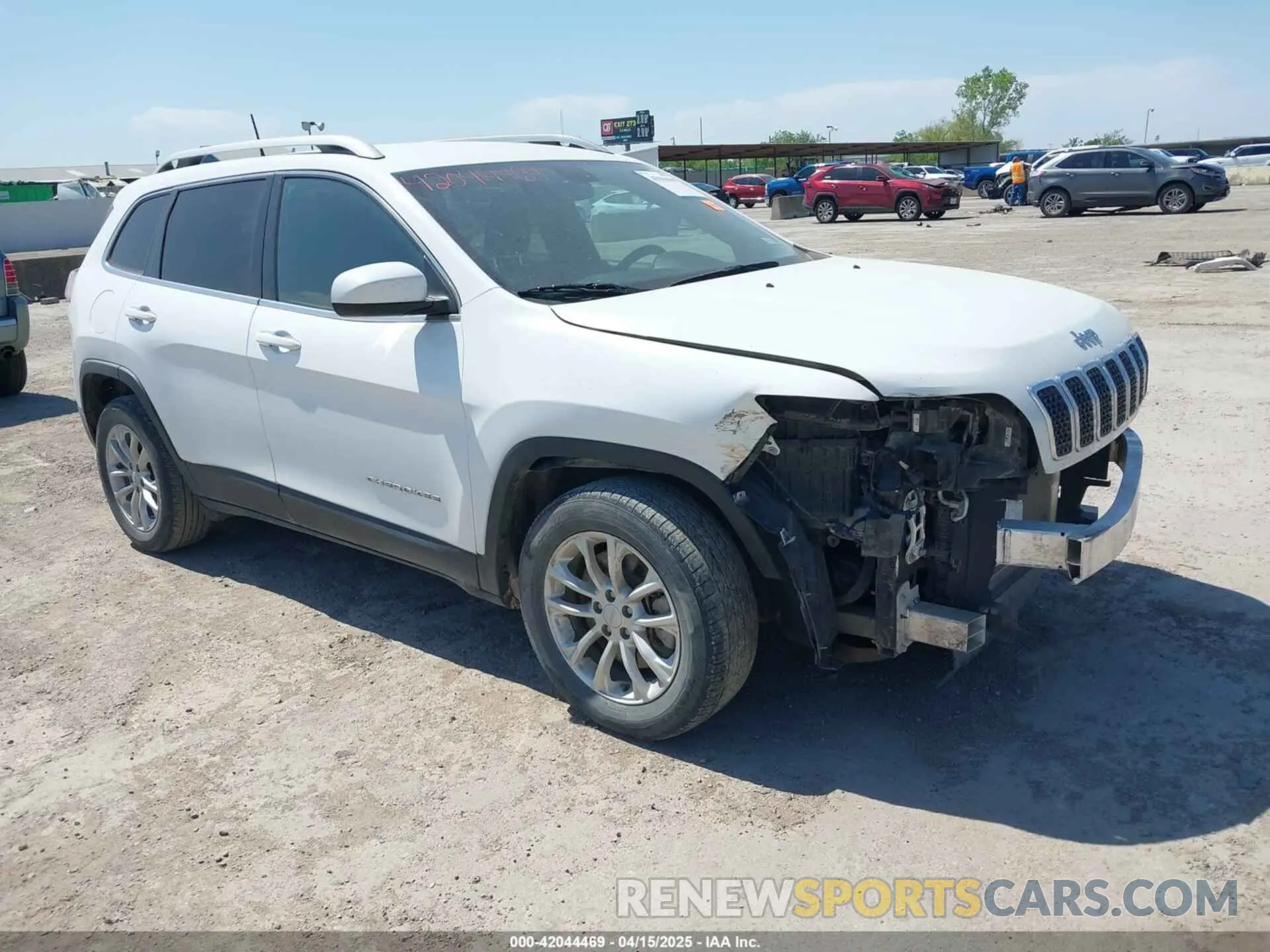 1 Photograph of a damaged car 1C4PJLCB9KD285111 JEEP CHEROKEE 2019